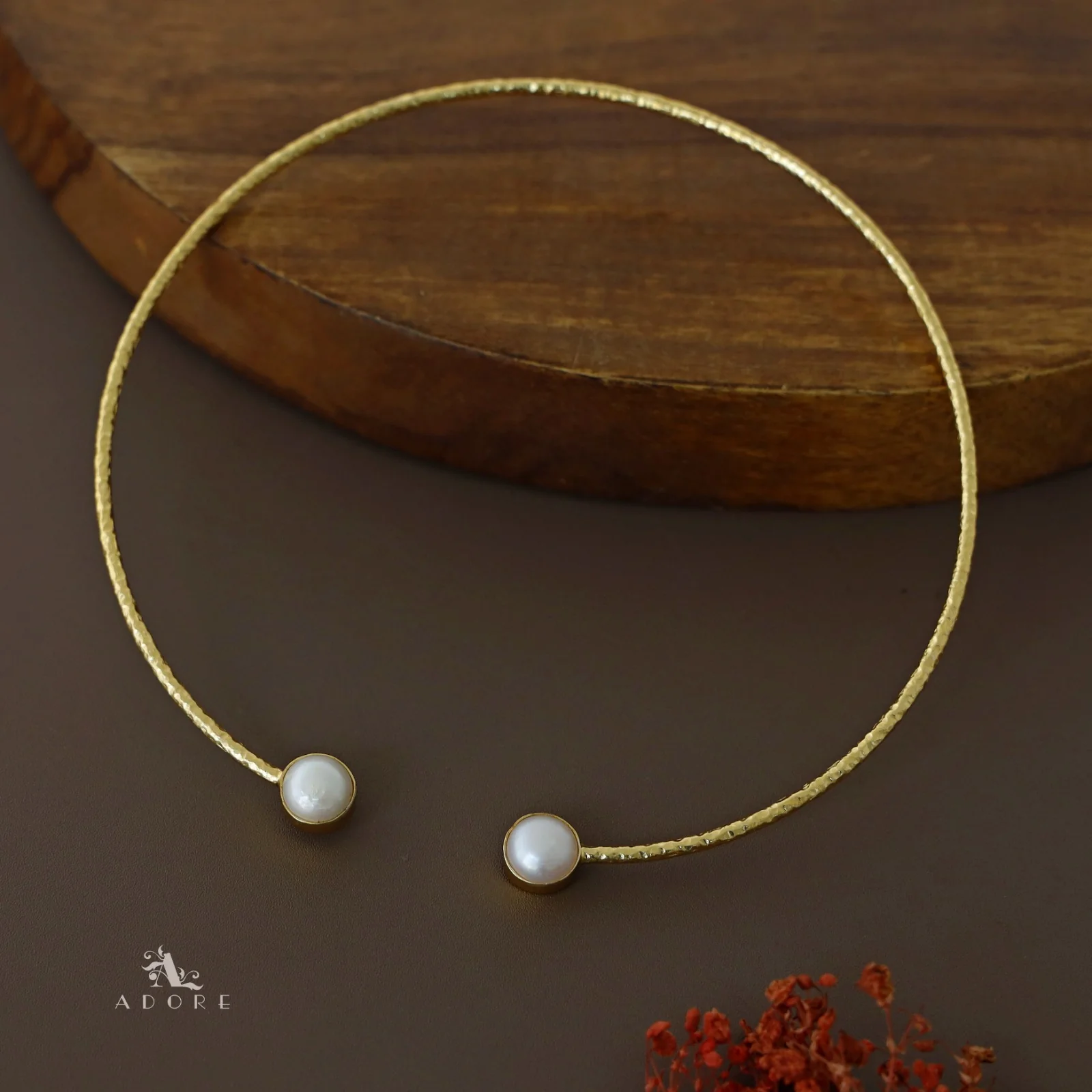 Front Open Golden Baroque Neck Cuff - Image 7