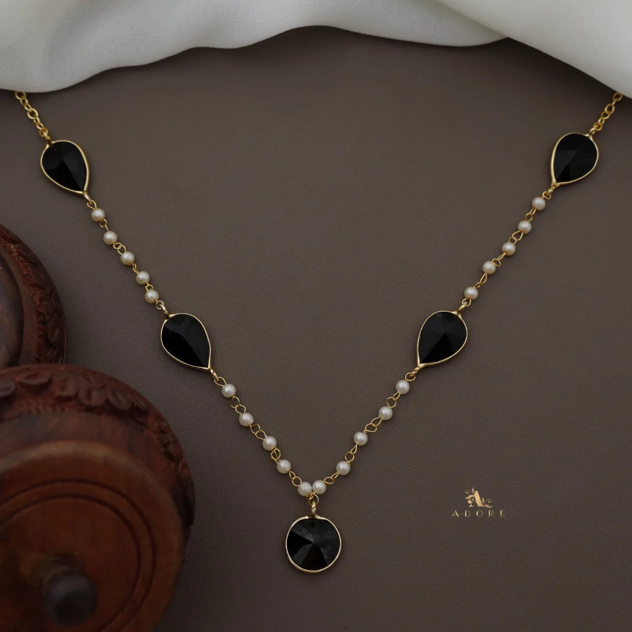 Daysha Glossy Pearl Neckpiece - Image 6