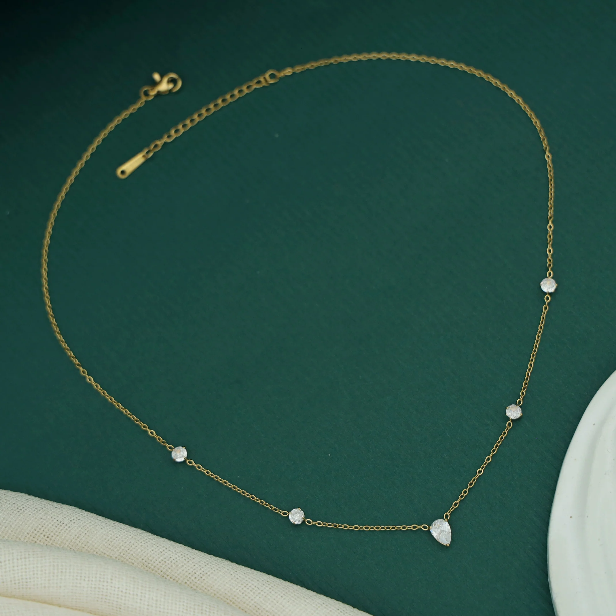 Deeara Glossy Drop + Round Neckpiece - Image 4
