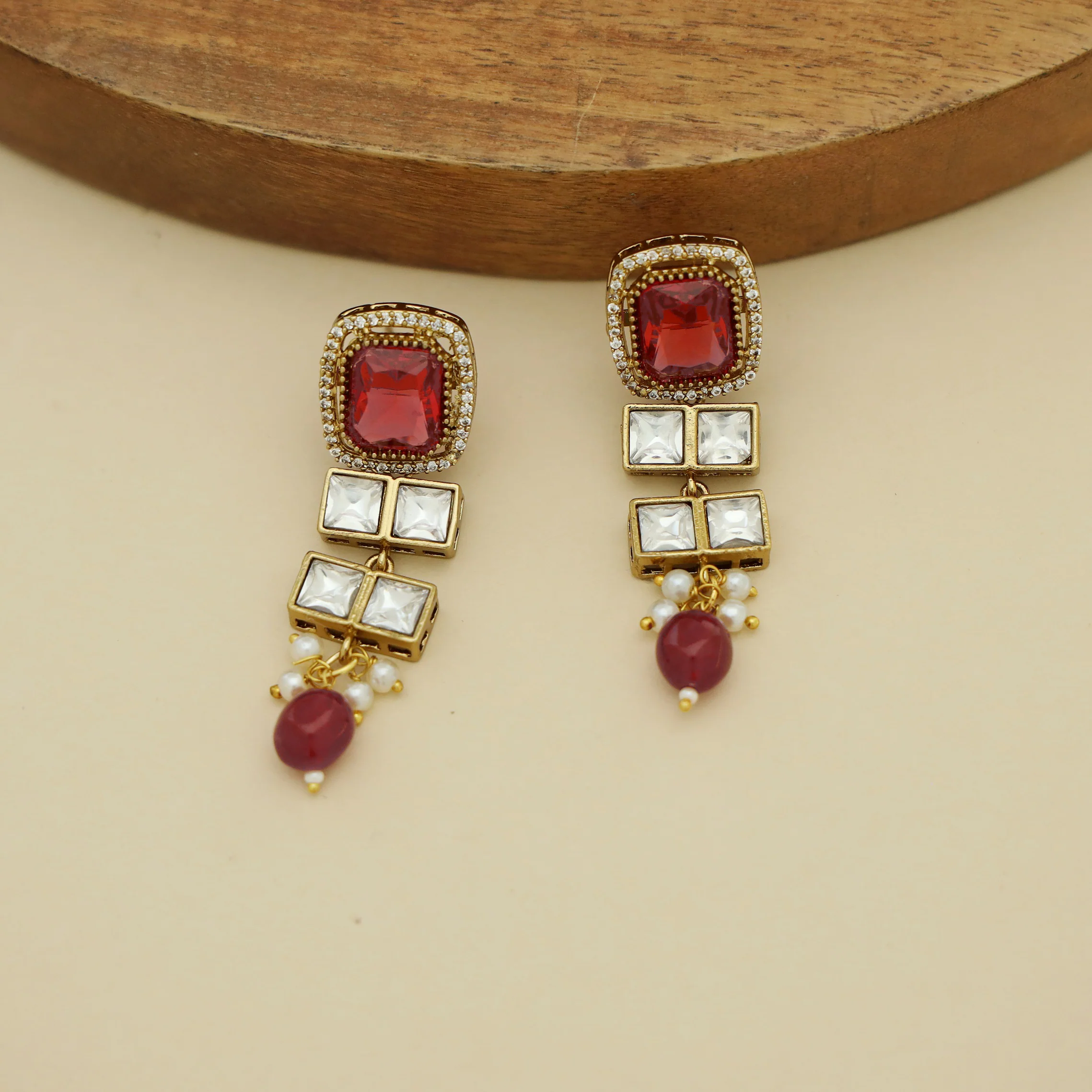 Deetya Dual Square Kundan Choker With Earring - Image 11