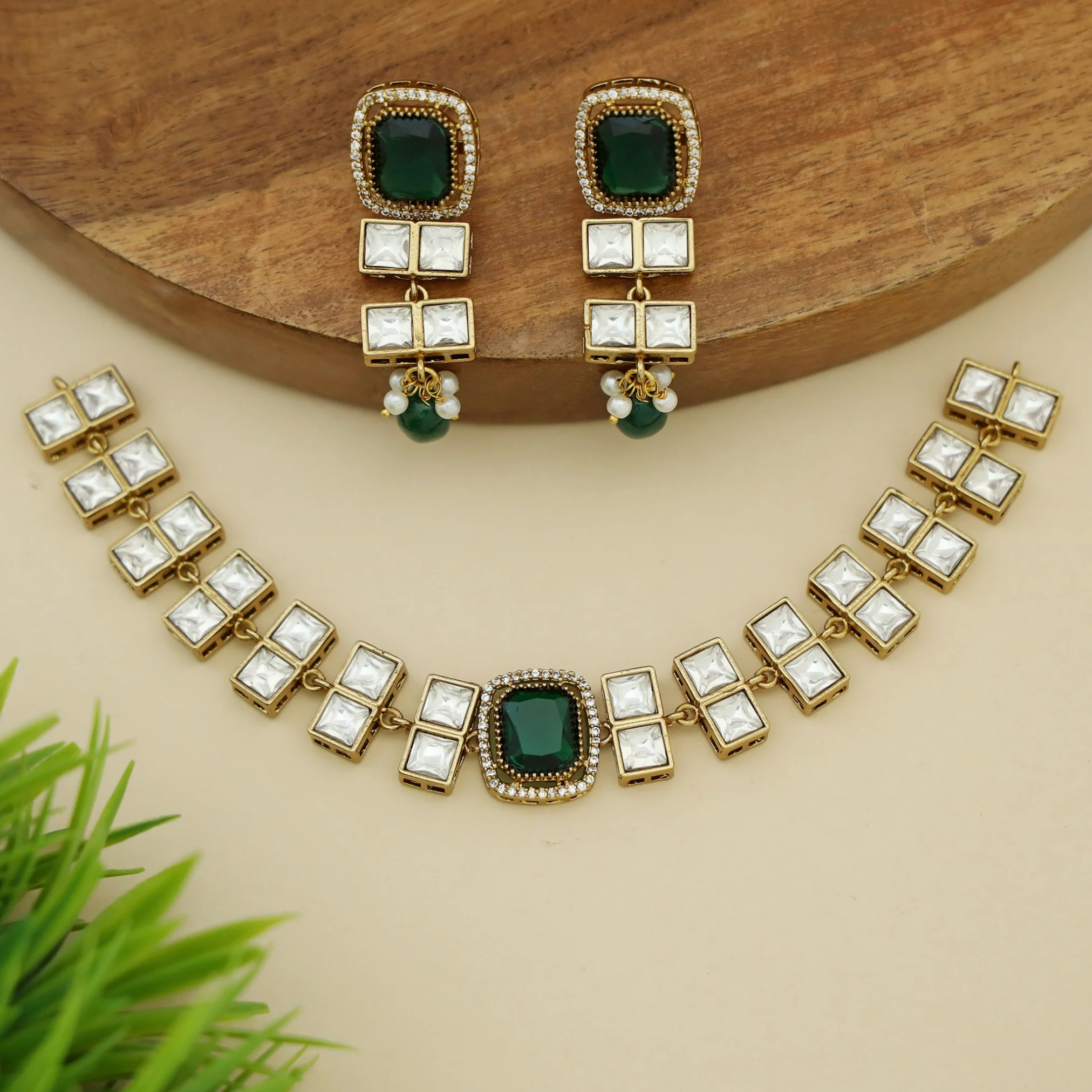 Deetya Dual Square Kundan Choker With Earring - Image 2