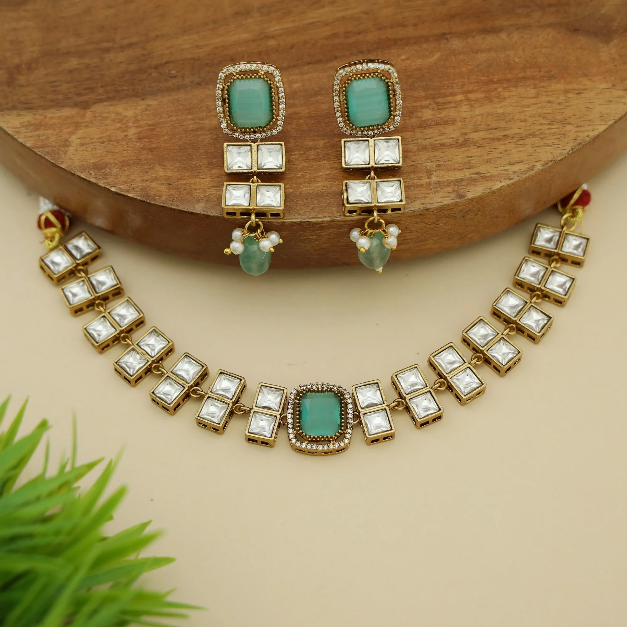 Deetya Dual Square Kundan Choker With Earring - Image 5