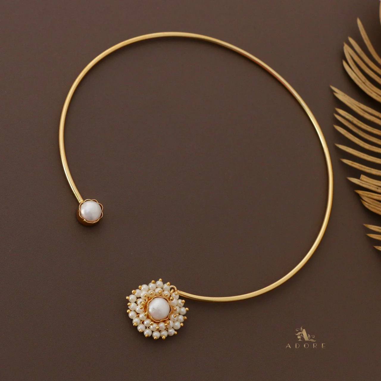 Della Cluster Pearl Neck Cuff - Image 4