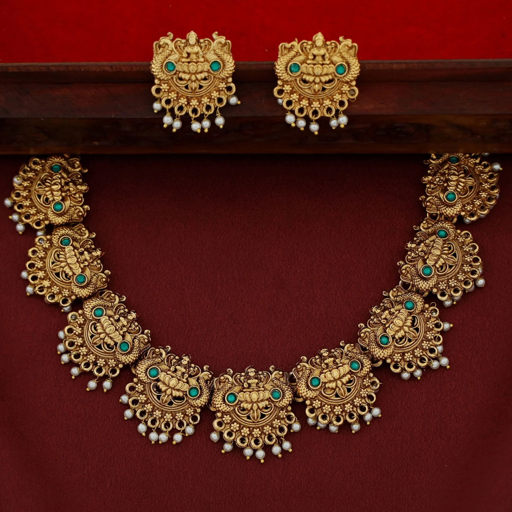 Devaki Pearl Lekshmi Devi Short Neckpiece With Earring - Image 3