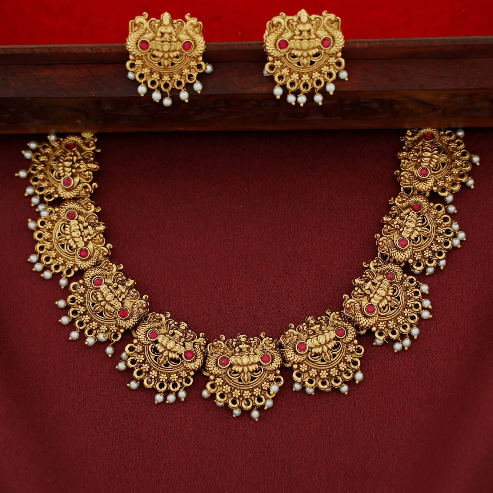 Devaki Pearl Lekshmi Devi Short Neckpiece With Earring - Image 4