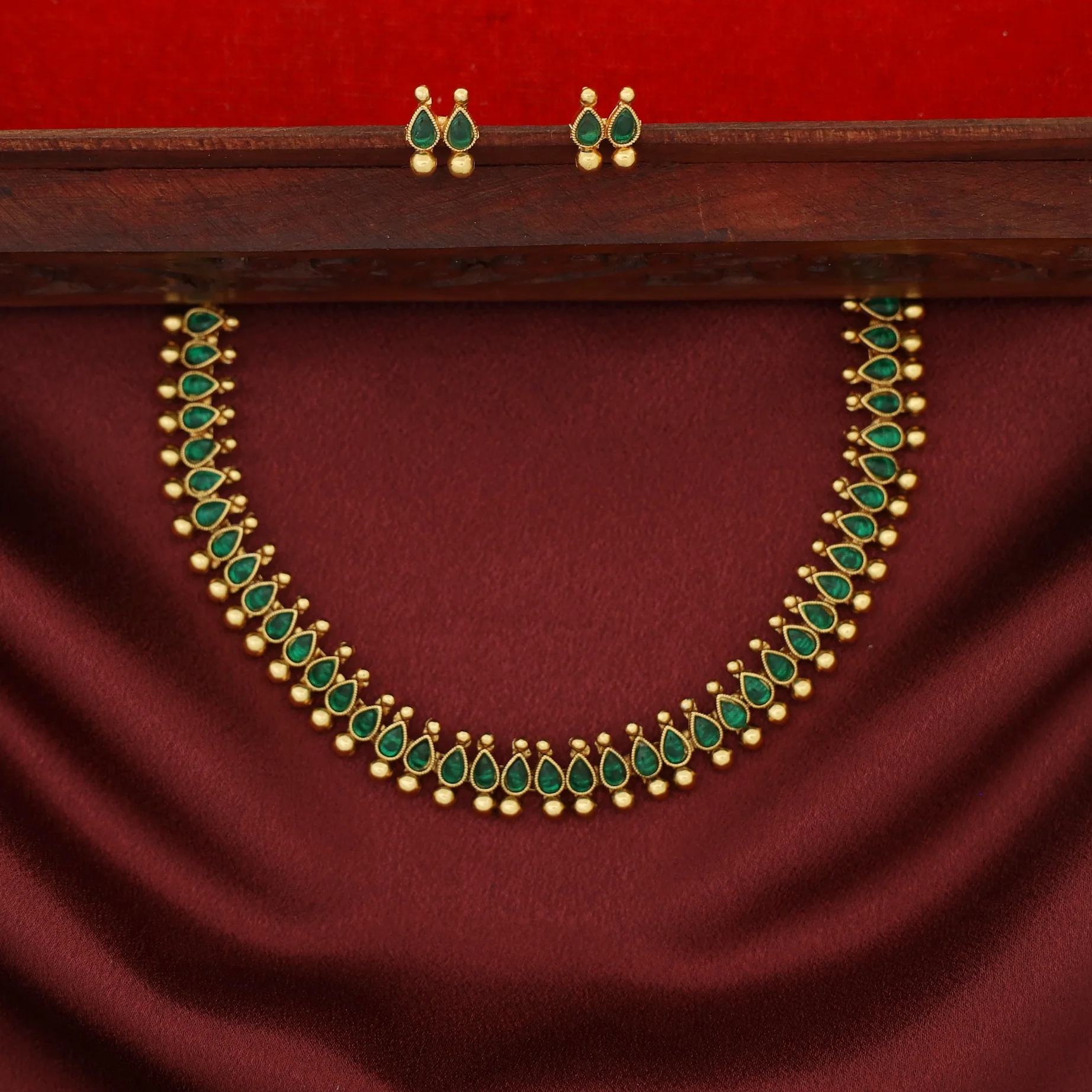 Devalekha Golden Ball Kemp Stone Drop Short Neckpiece With Earring - Image 2