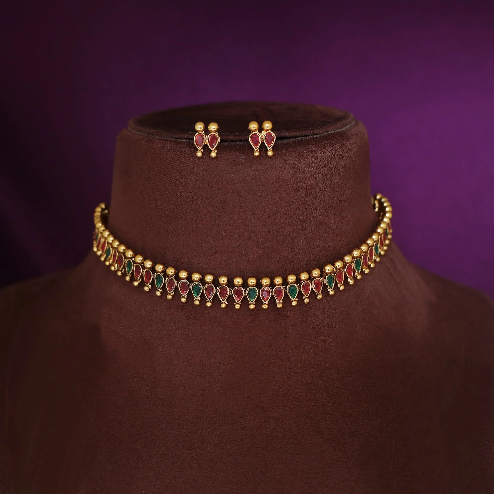 Devalekha Golden Ball Kemp Stone Drop Short Neckpiece With Earring - Image 3