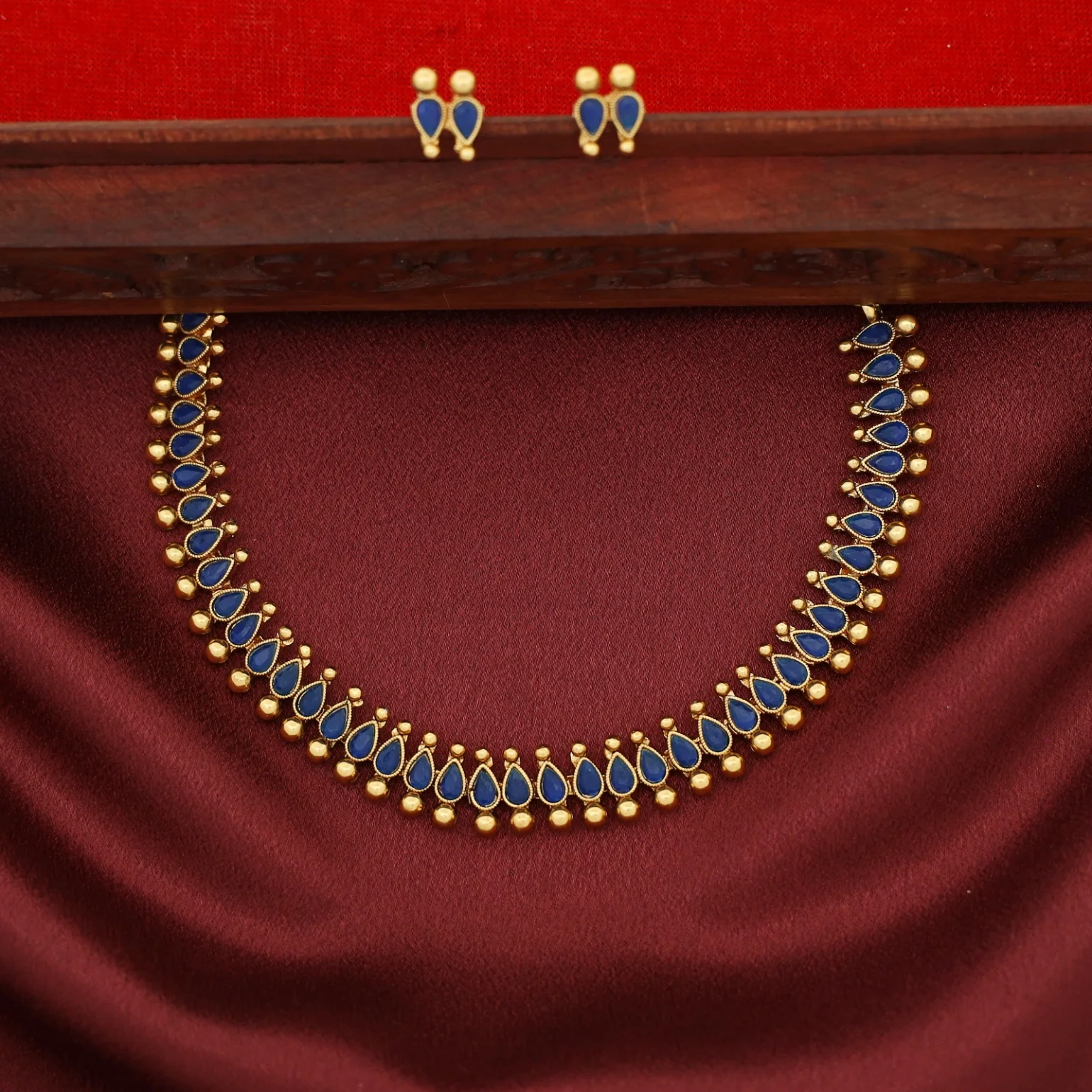 Devalekha Golden Ball Kemp Stone Drop Short Neckpiece With Earring - Image 4