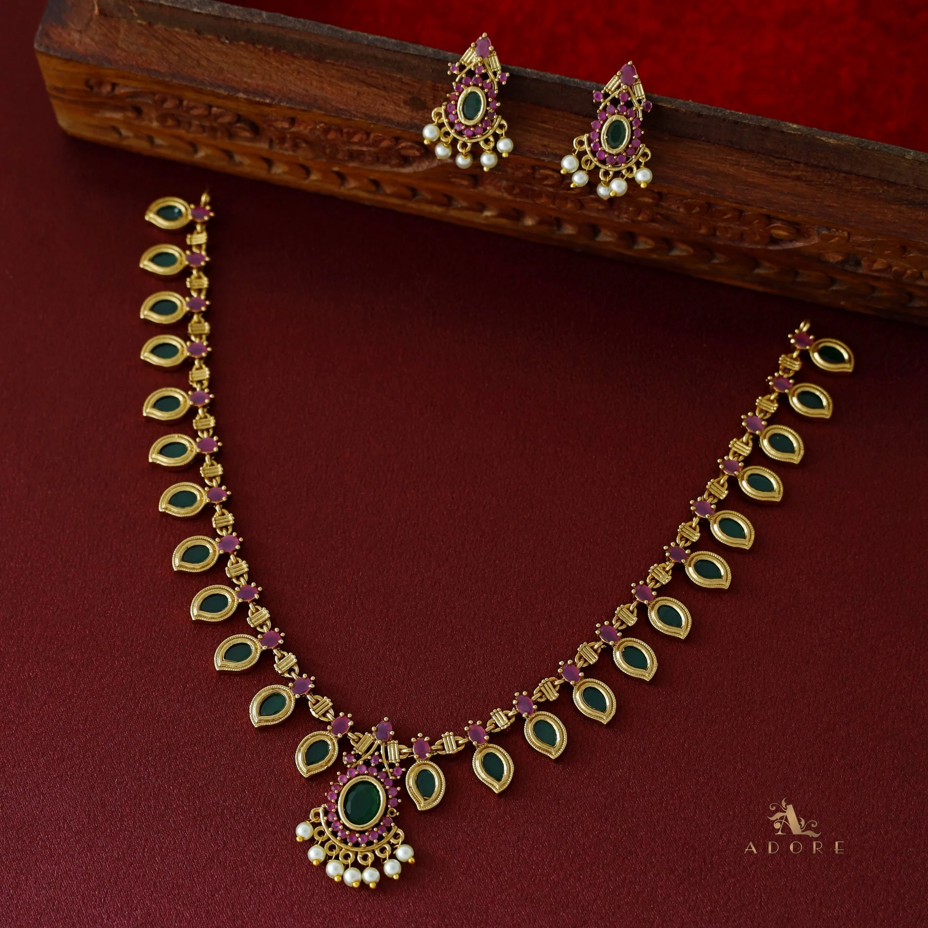 Devansha Palakka Short Neckpiece With Earring - Image 5