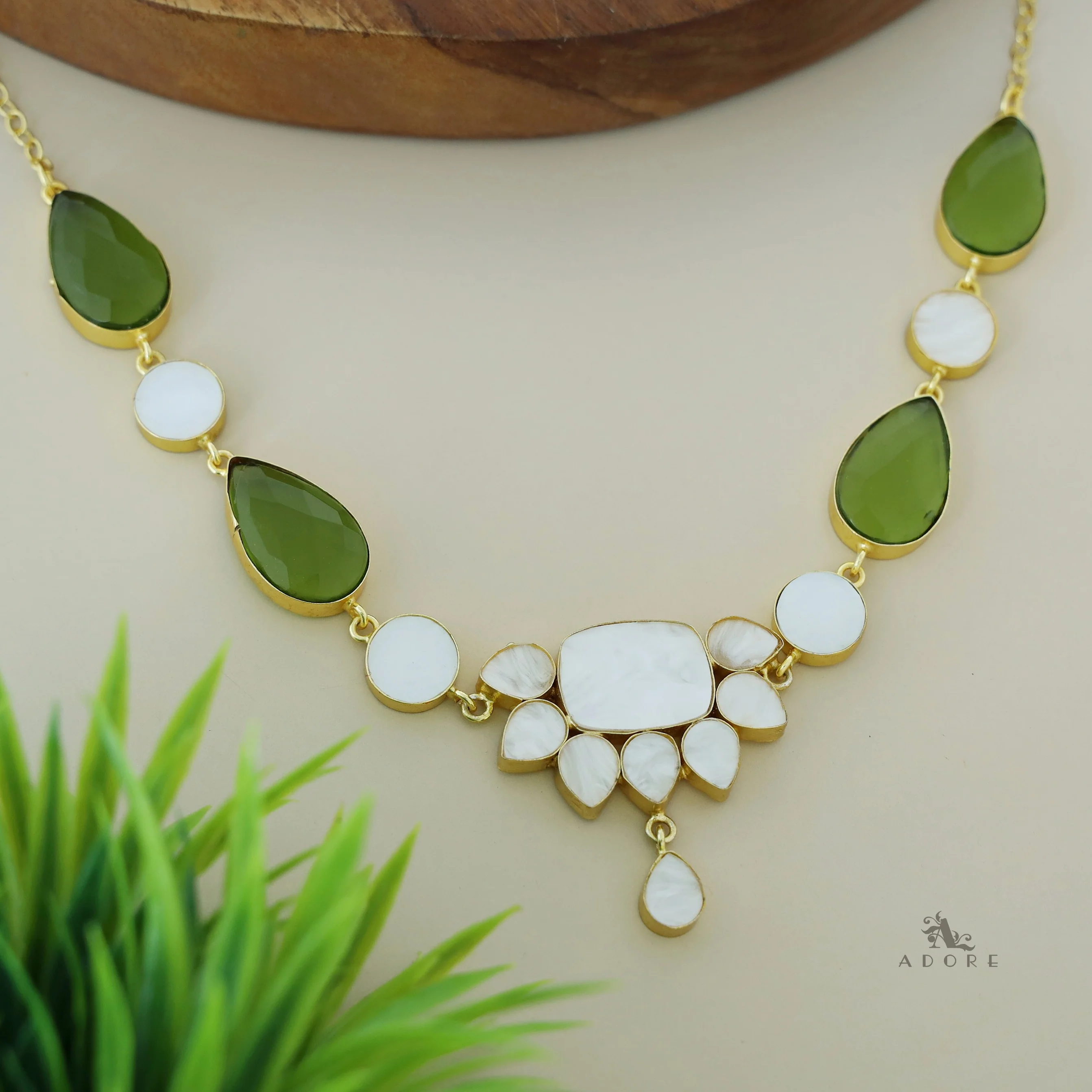 Dew Drop Flower MOP Short Neckpiece - Image 6