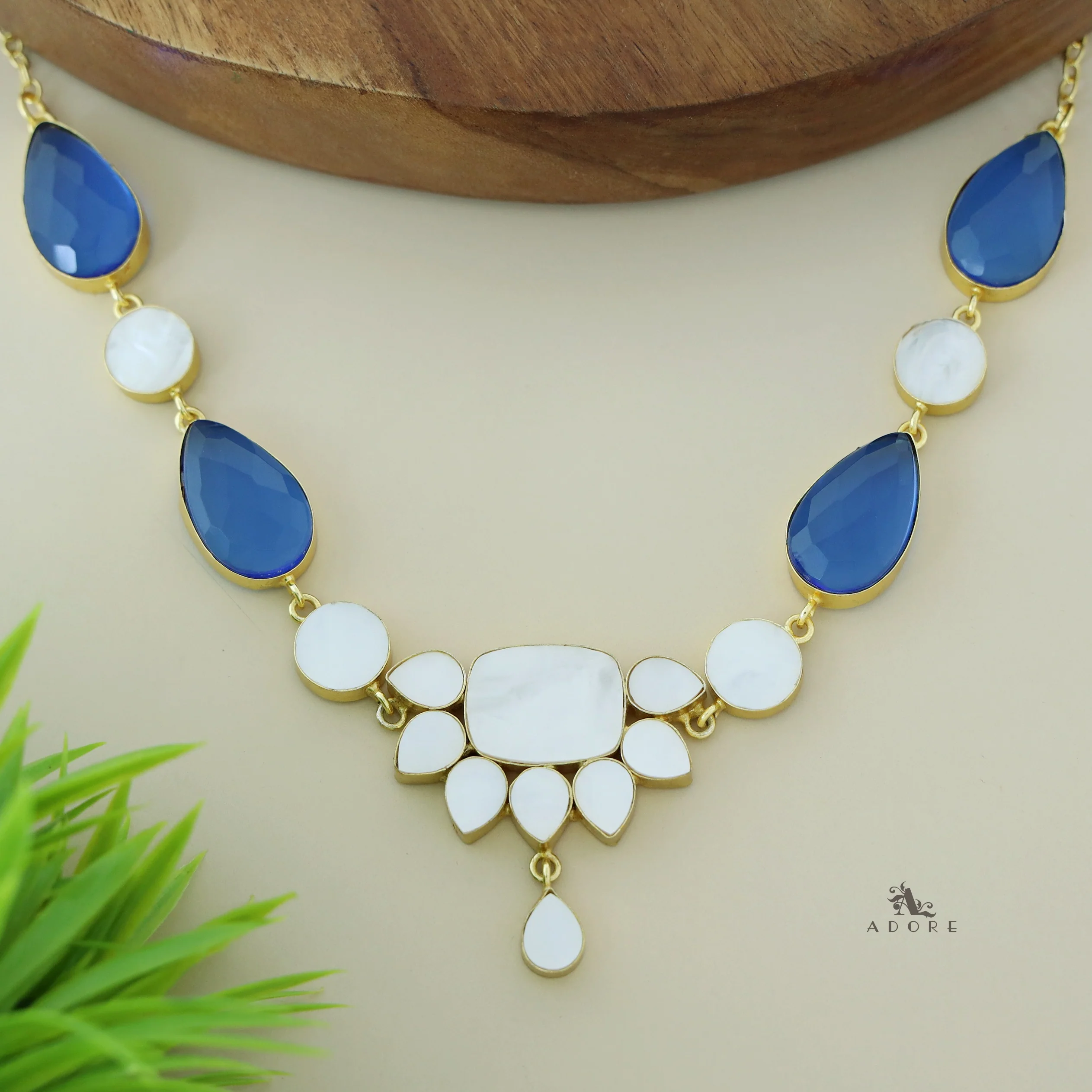 Dew Drop Flower MOP Short Neckpiece - Image 7
