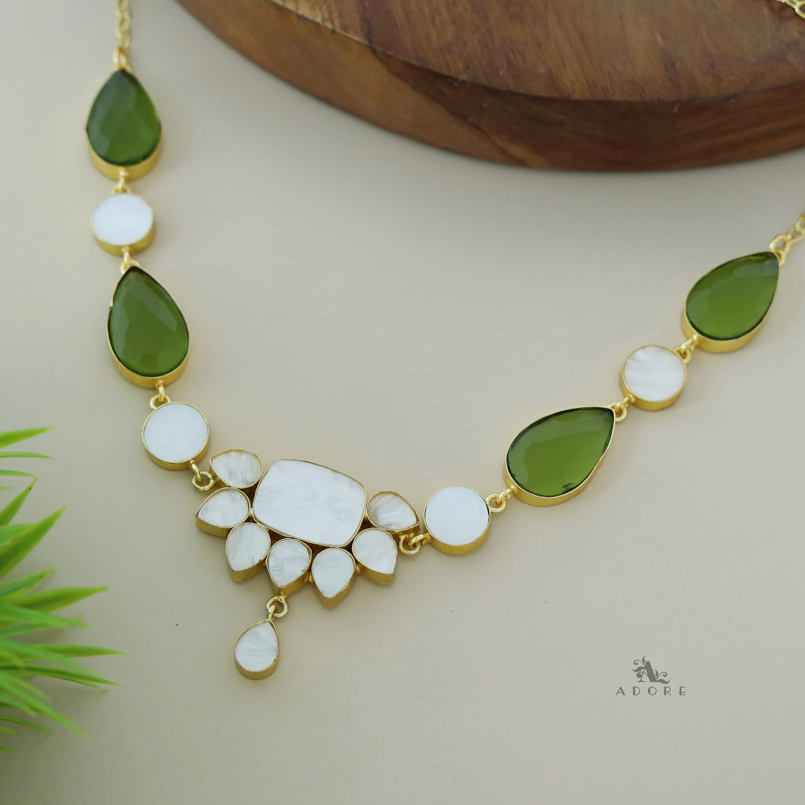 Dew Drop Flower MOP Short Neckpiece - Image 9