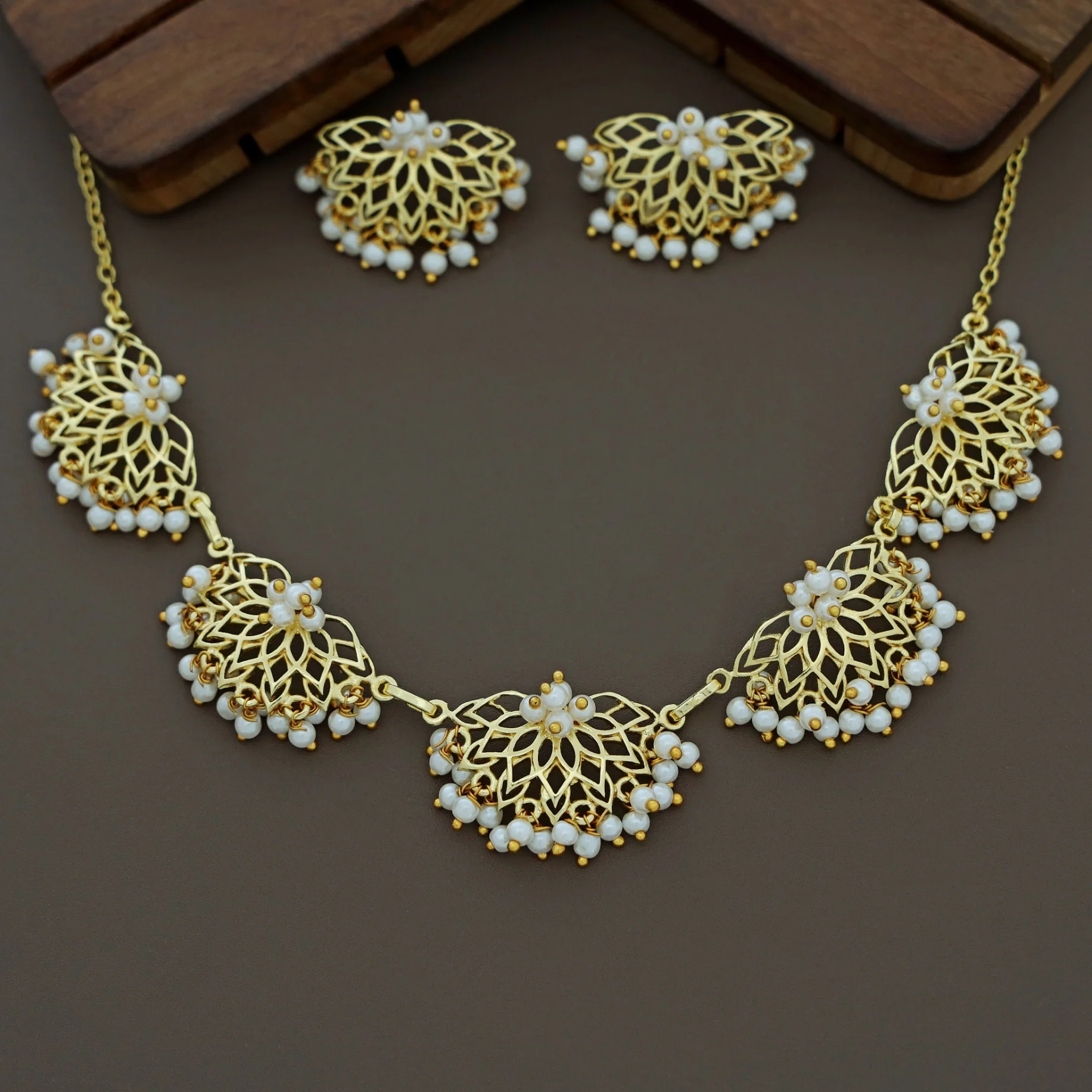 Dhana Lotus Pearl Neckpiece With Earring - Image 3