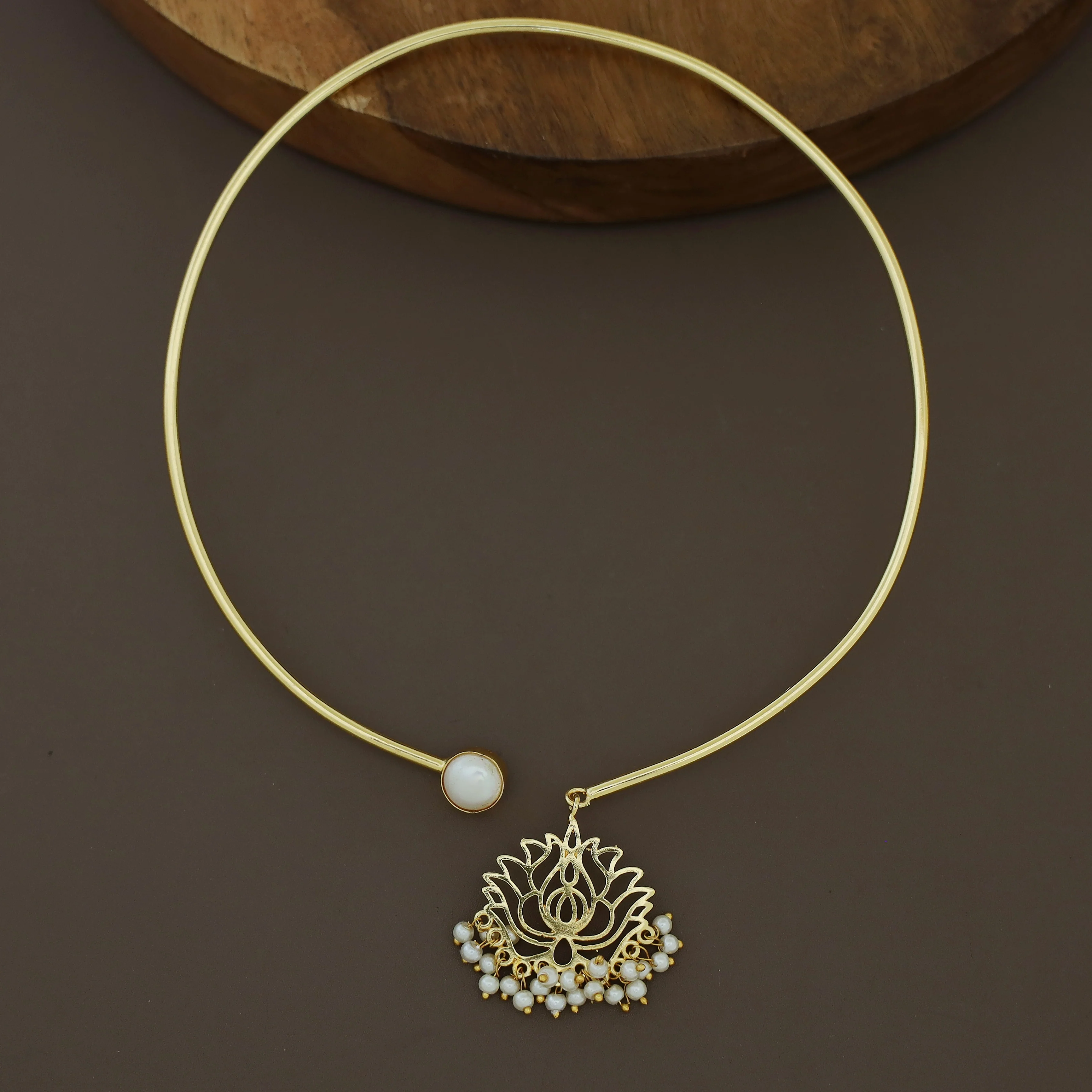 Golden Lotus Cluster Pearl + Single Pearl Neckcuff - Image 3