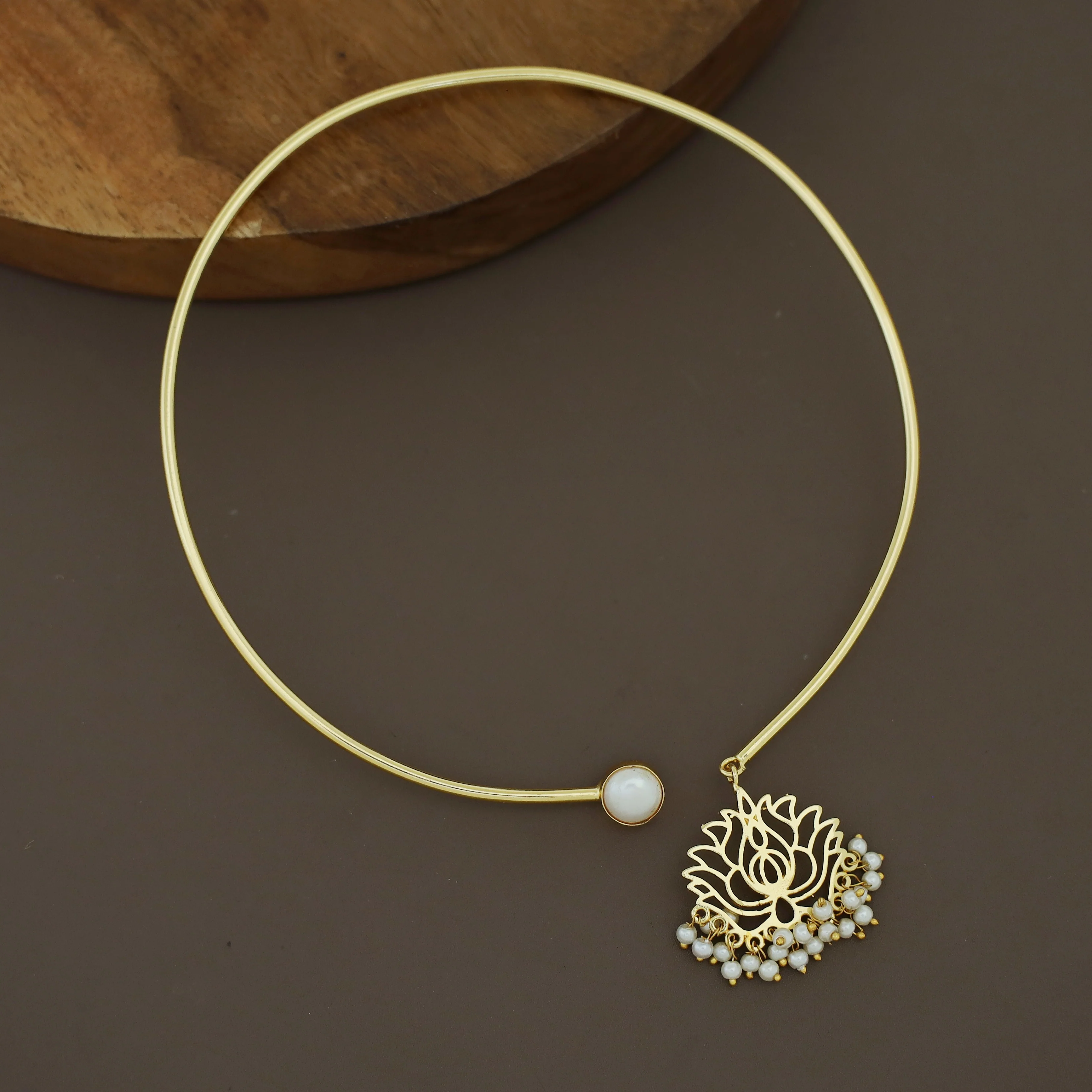 Golden Lotus Cluster Pearl + Single Pearl Neckcuff - Image 4