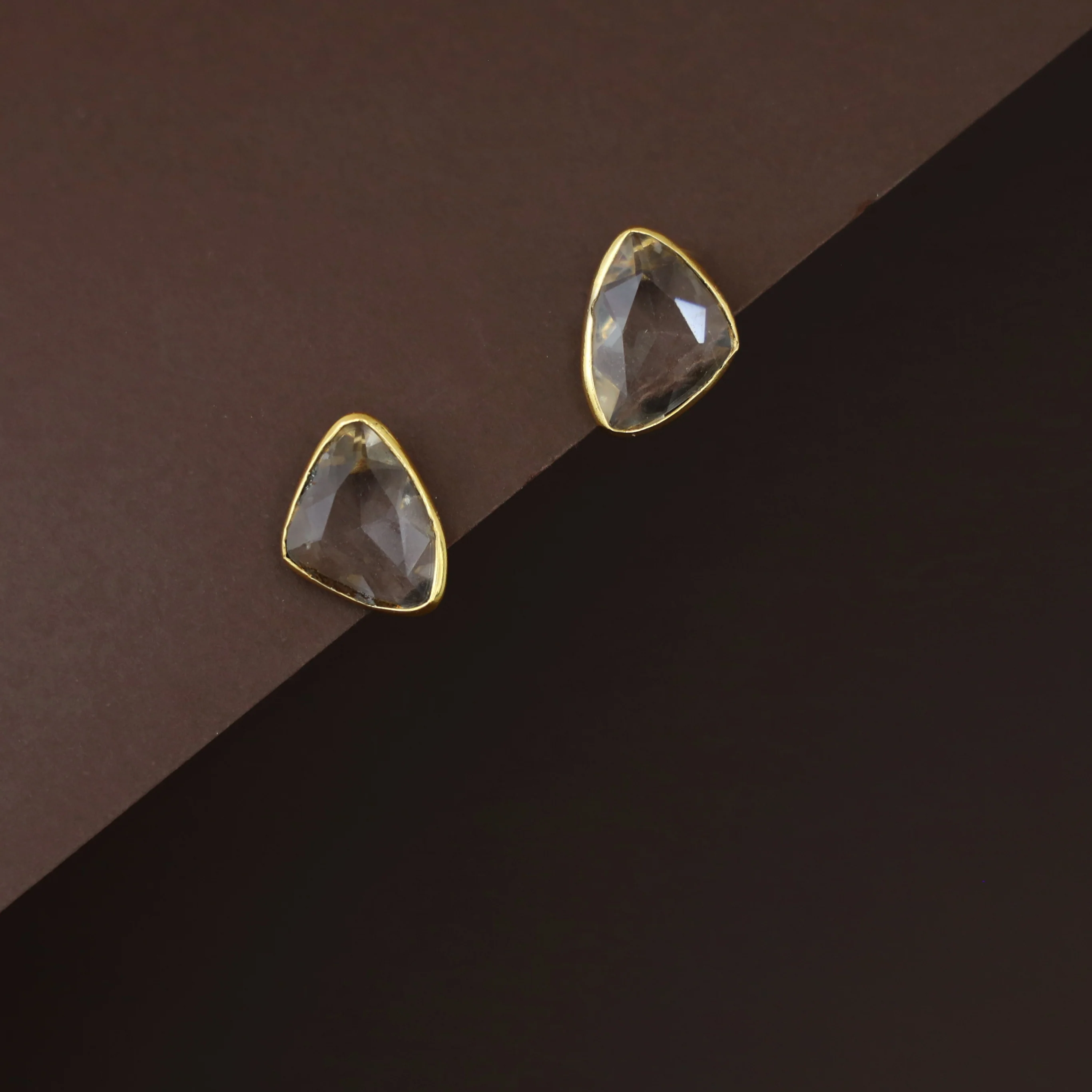 Dhanna Curvy Triangle Glossy Stone Stud - Image 4