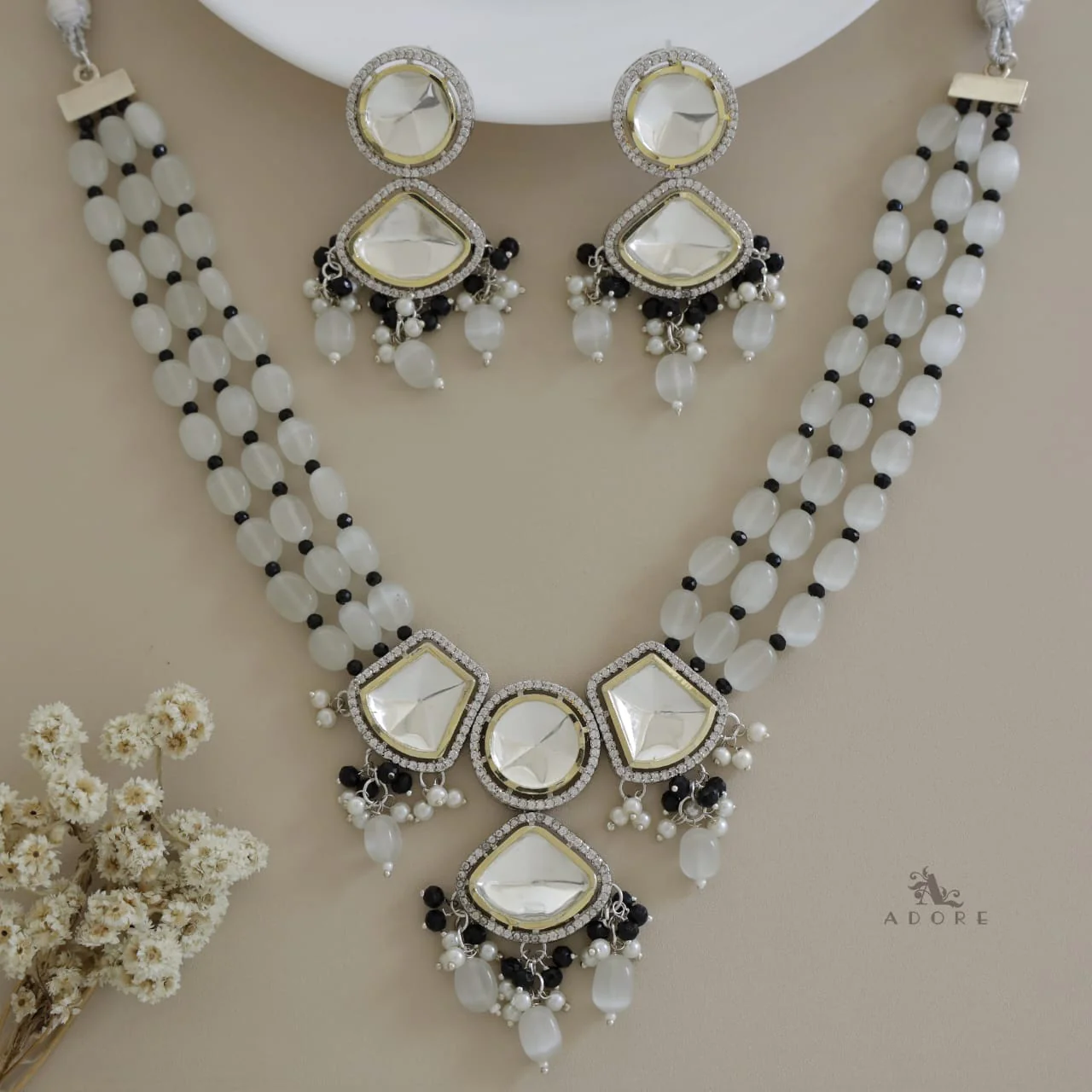 Dhanvi Polki Kundan Neckpiece With Earring - Image 10