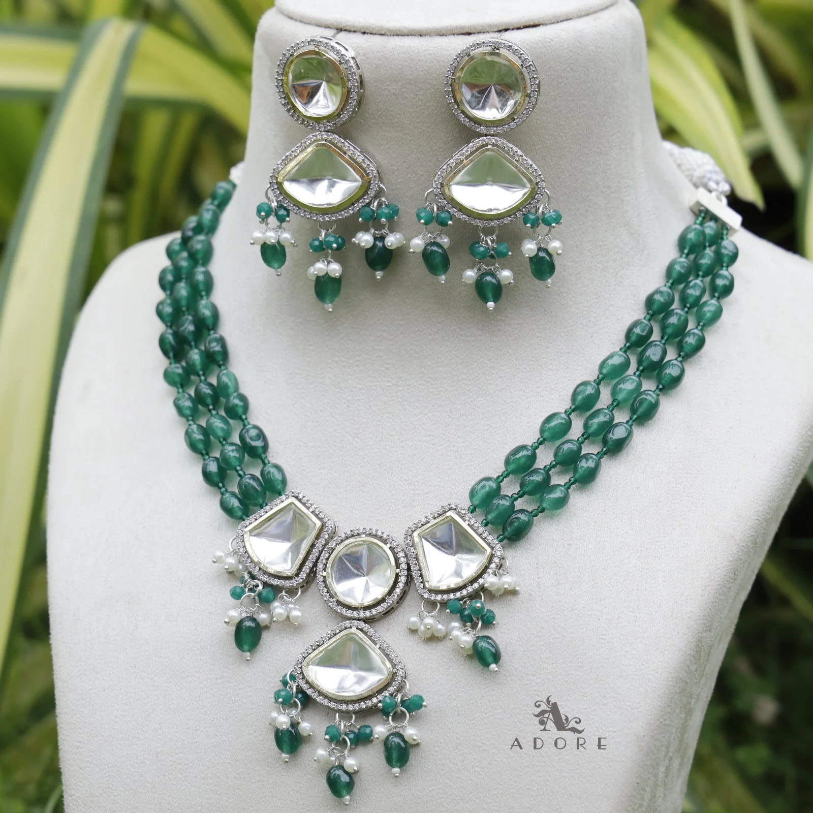Dhanvi Polki Kundan Neckpiece With Earring - Image 15