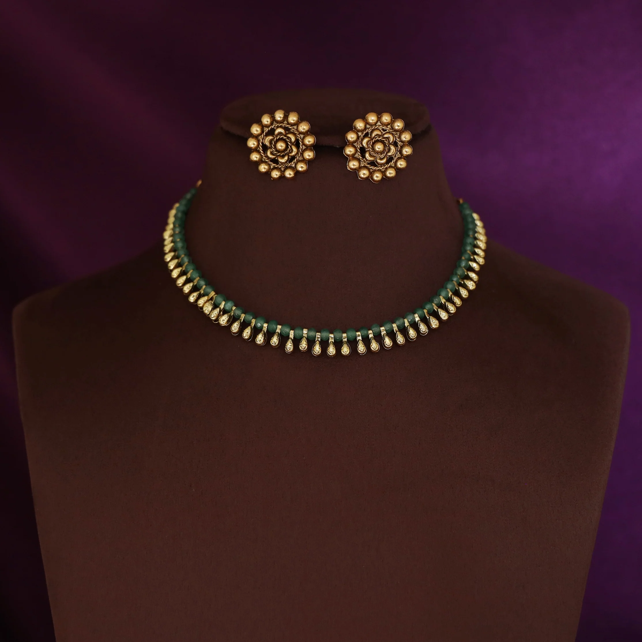 Dhara Beaded Bud Short Neckpiece with Stud - Image 5