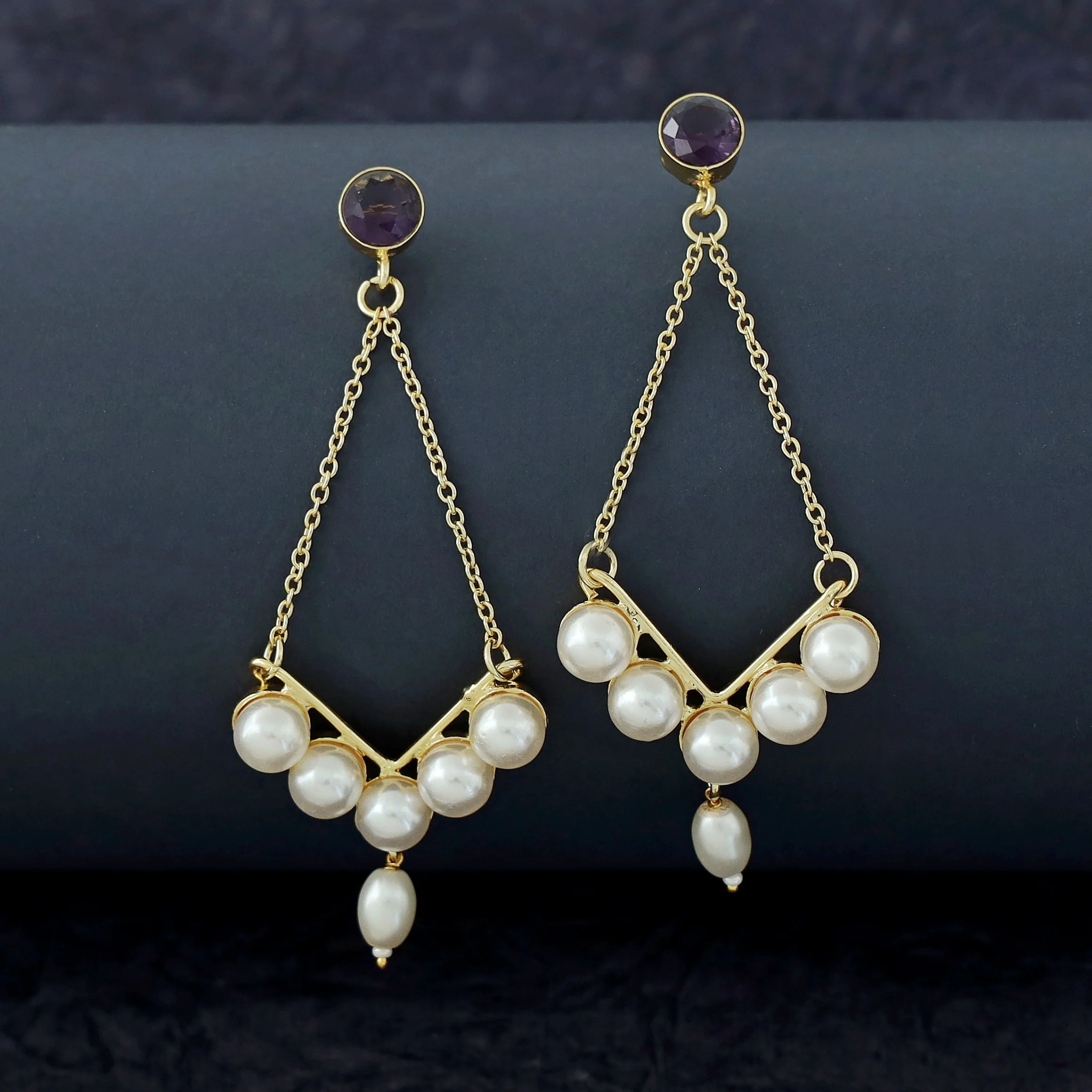 Dhivara Golden V Shape Pearl Glossy Stone Earring - Image 4