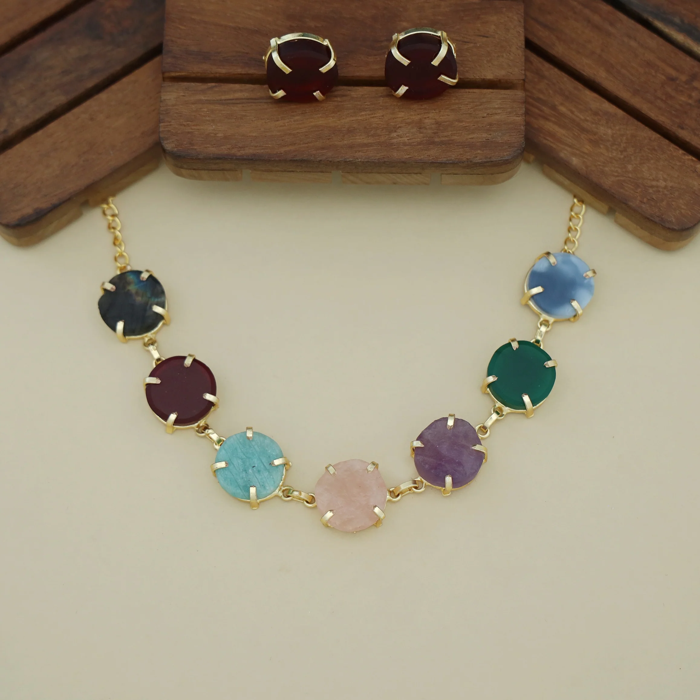 Dhokshi Choker/ Short Necklace With Stud - Image 7
