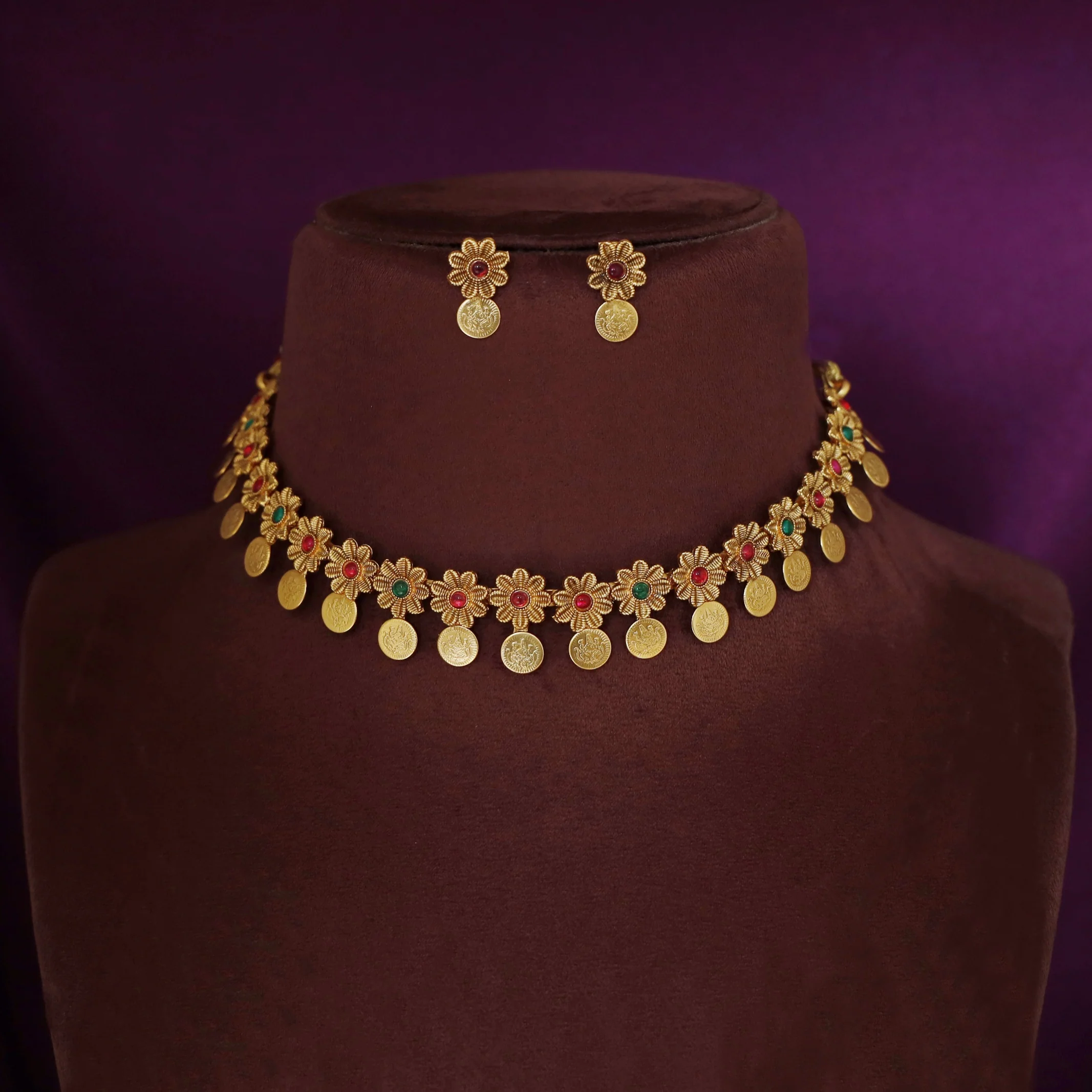 Dhrithika Flower Dhaya Kashi Short Neckpiece with Earring - Image 7