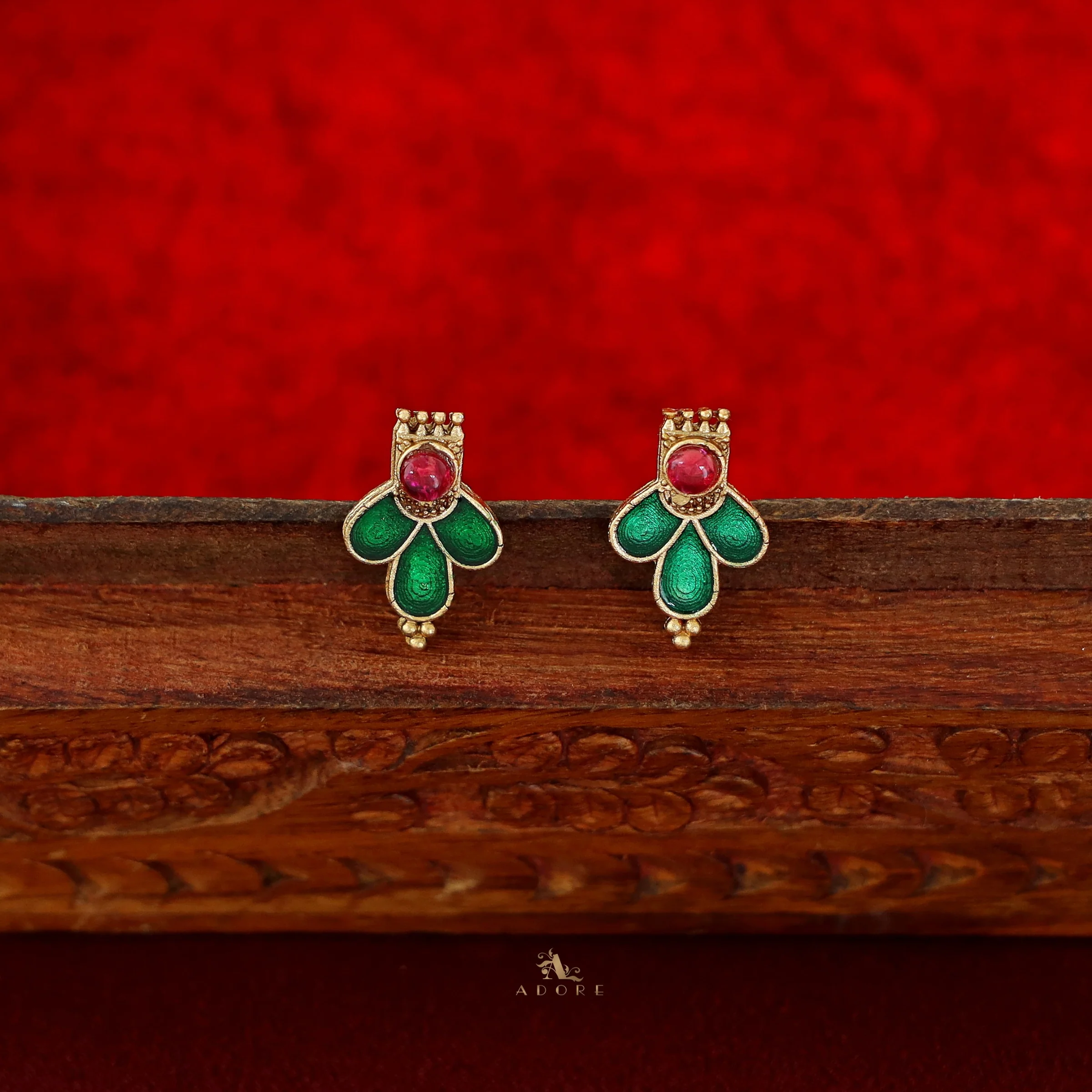 Dhruvi Enamel Circle Stone Neckpiece With Stud - Image 5