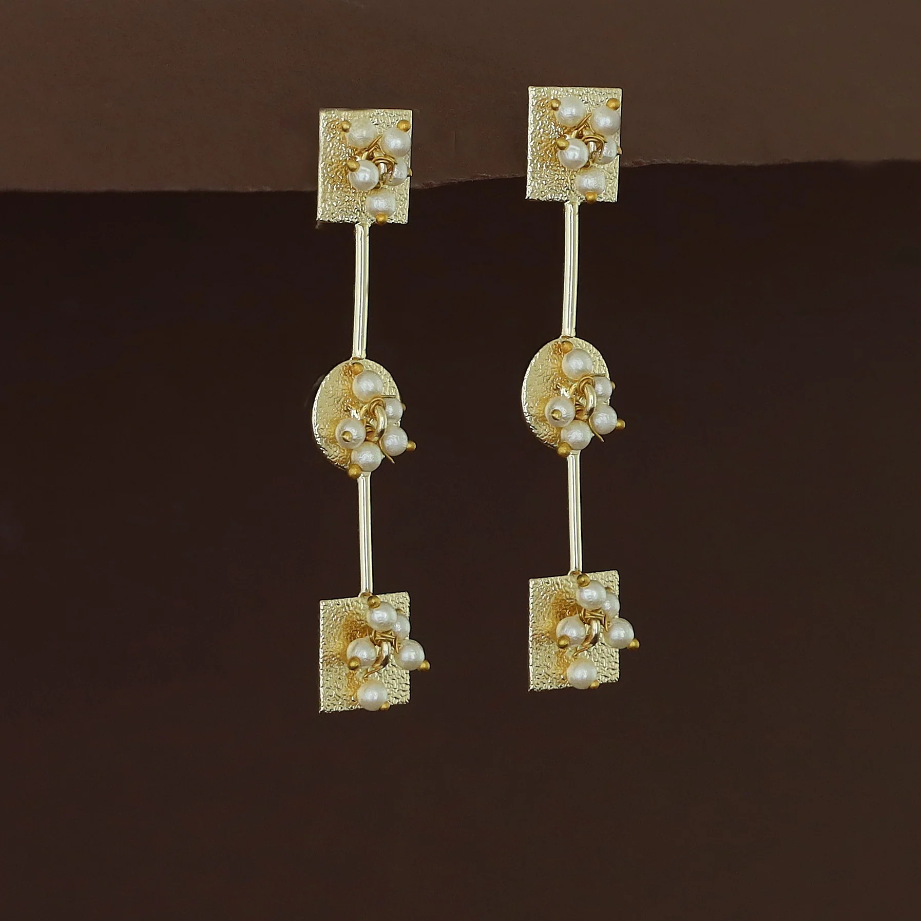 Dhuthi Textured Square Circle Stick Pearl Earring - Image 2
