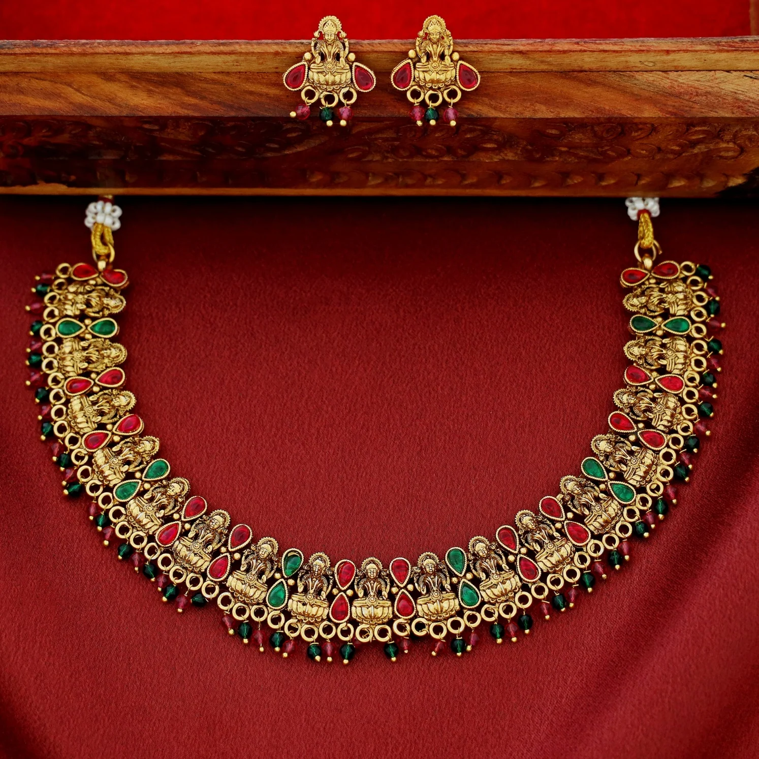 Dhwani Devi Beaded Short Neckpiece With Stud - Image 2