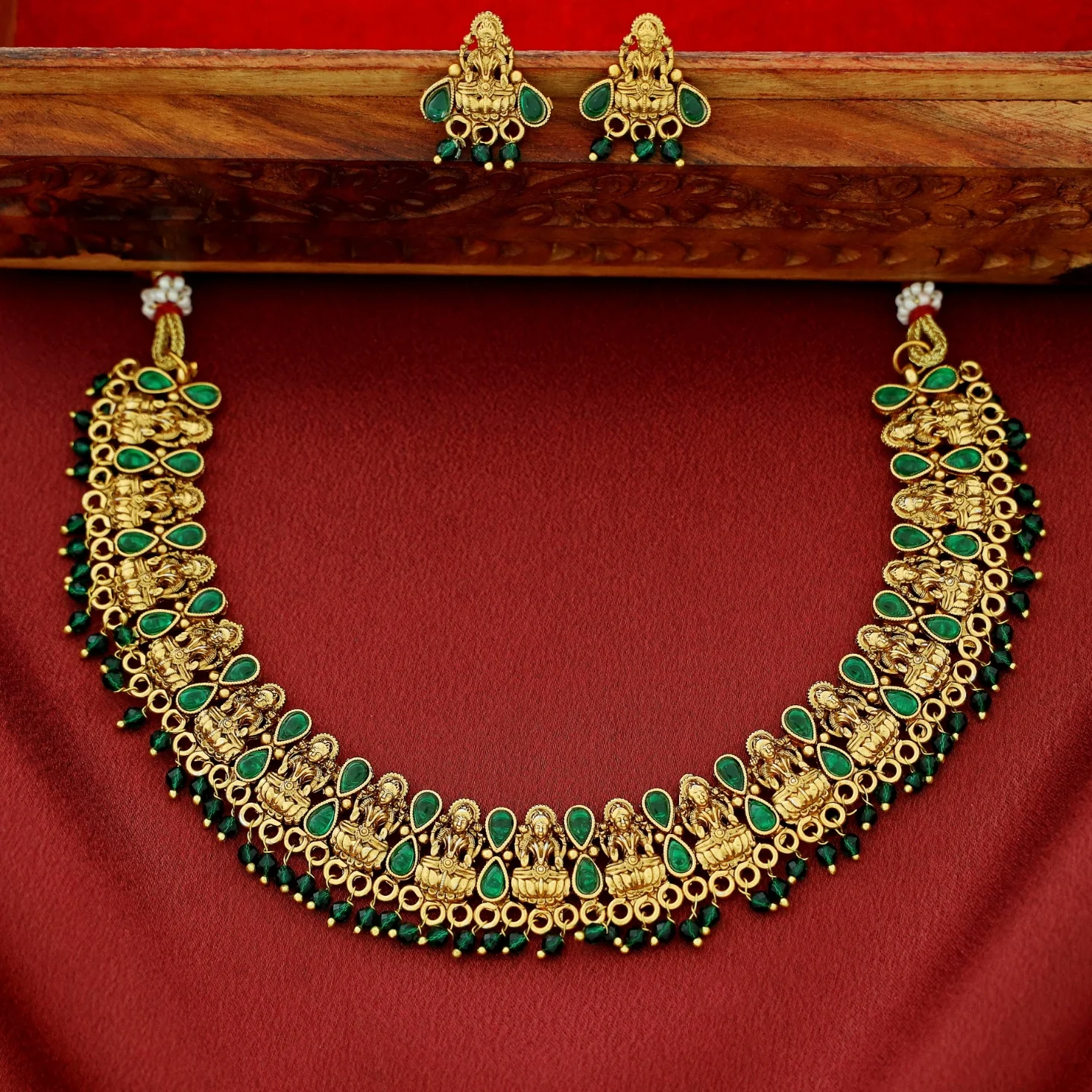 Dhwani Devi Beaded Short Neckpiece With Stud - Image 5