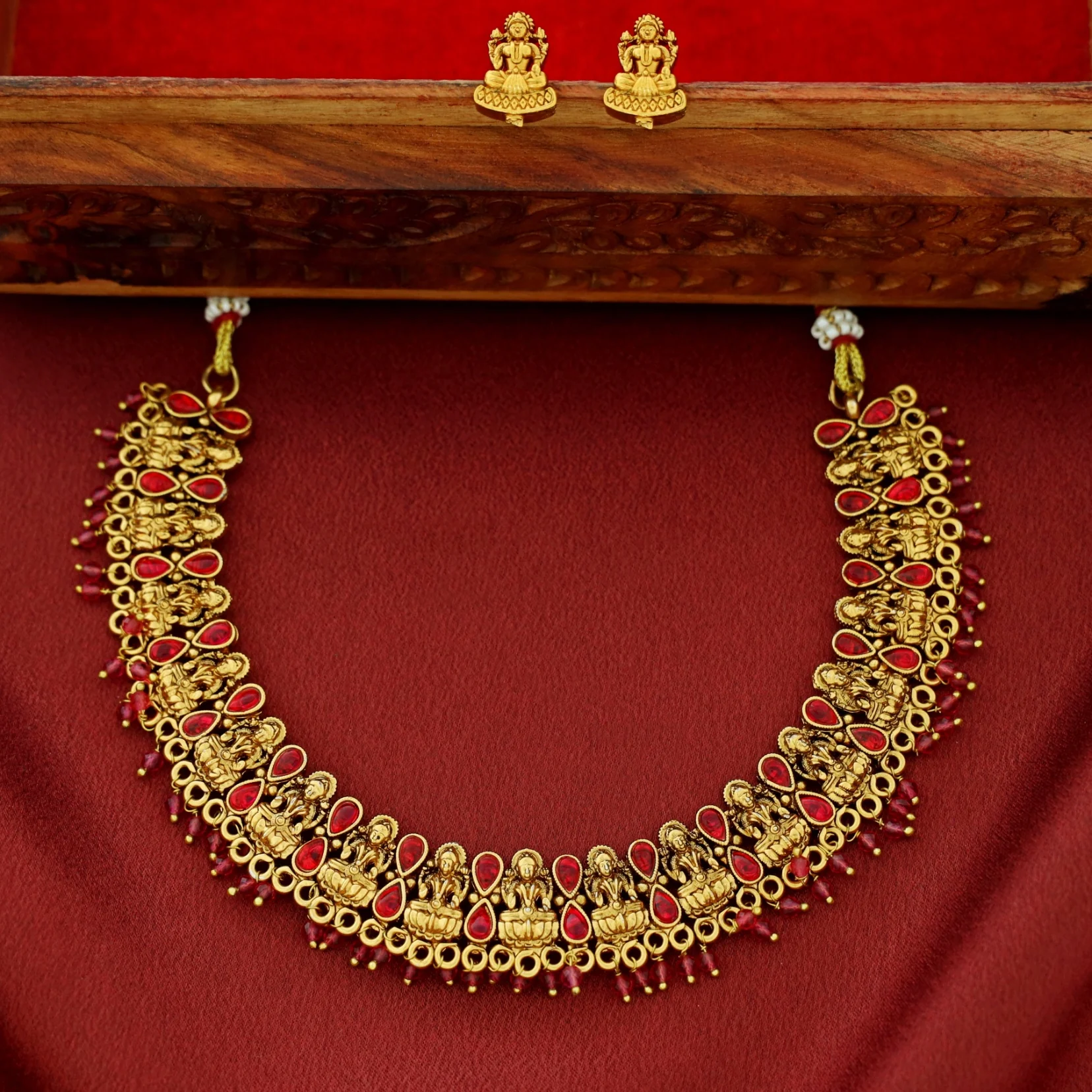 Dhwani Devi Beaded Short Neckpiece With Stud - Image 6
