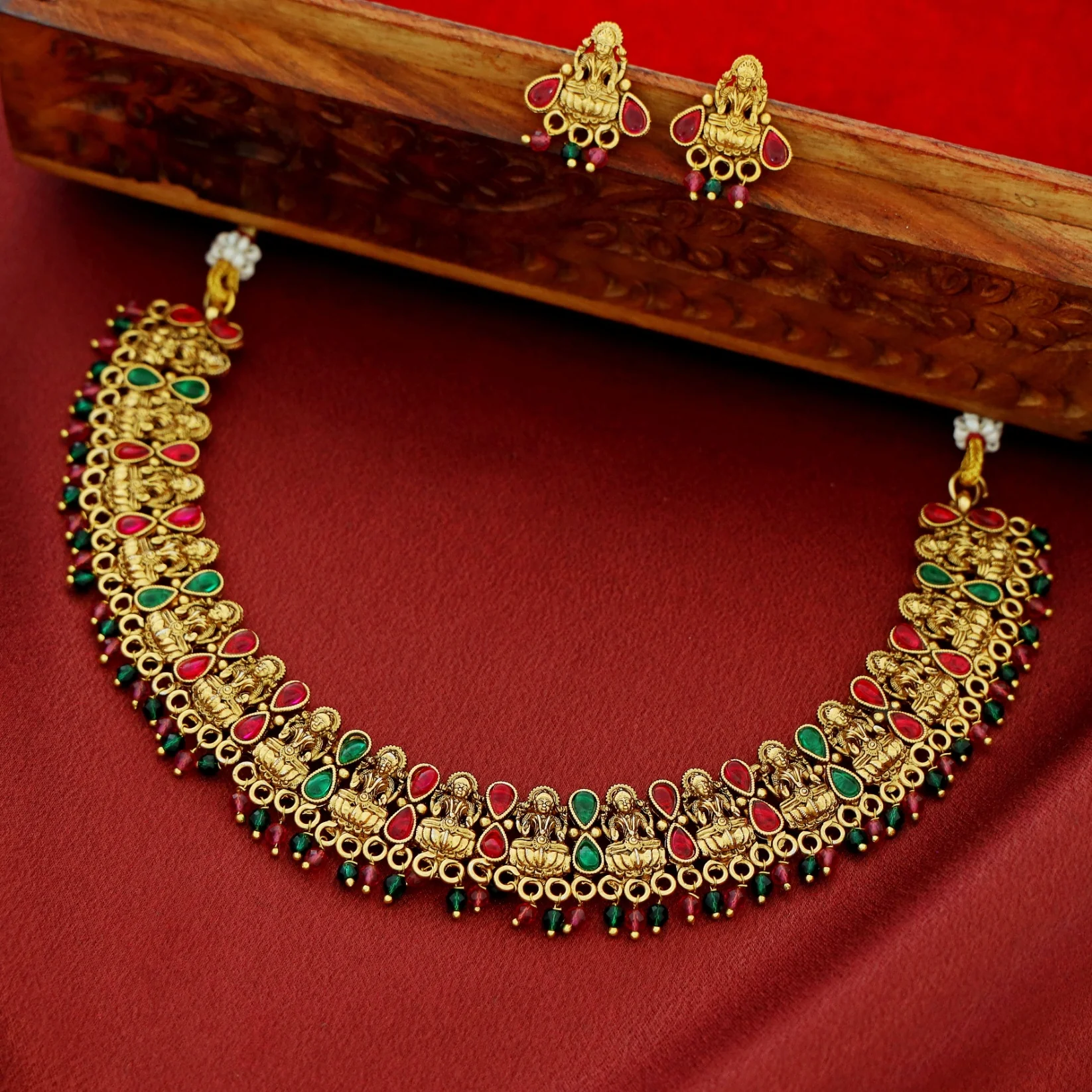 Dhwani Devi Beaded Short Neckpiece With Stud - Image 7