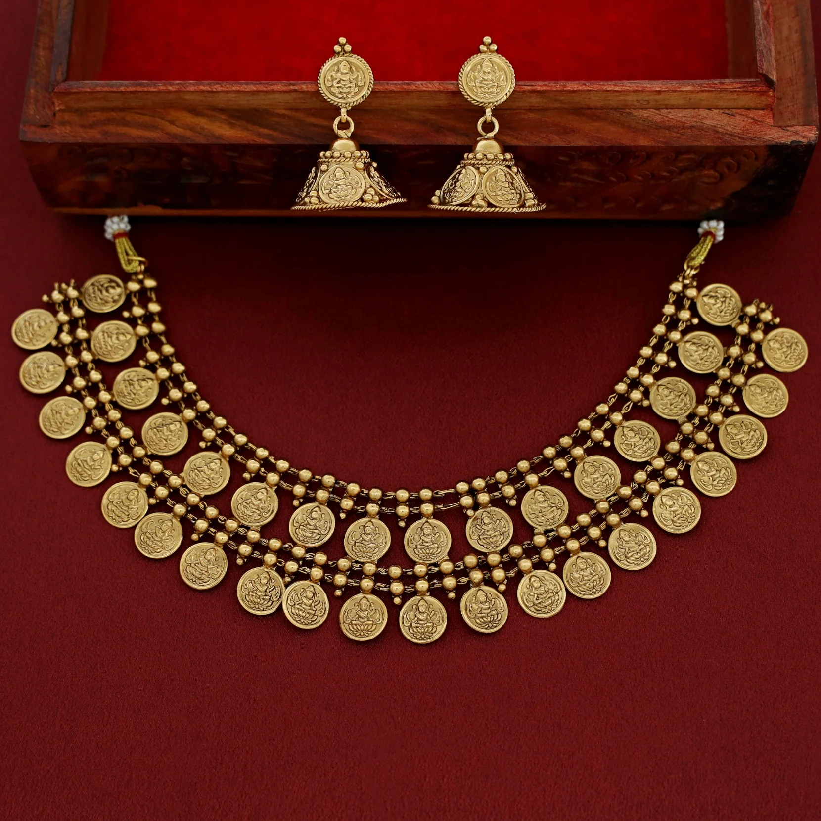 Dhwershika 2 Layer Kashi Neckpiece With Earring - Image 2