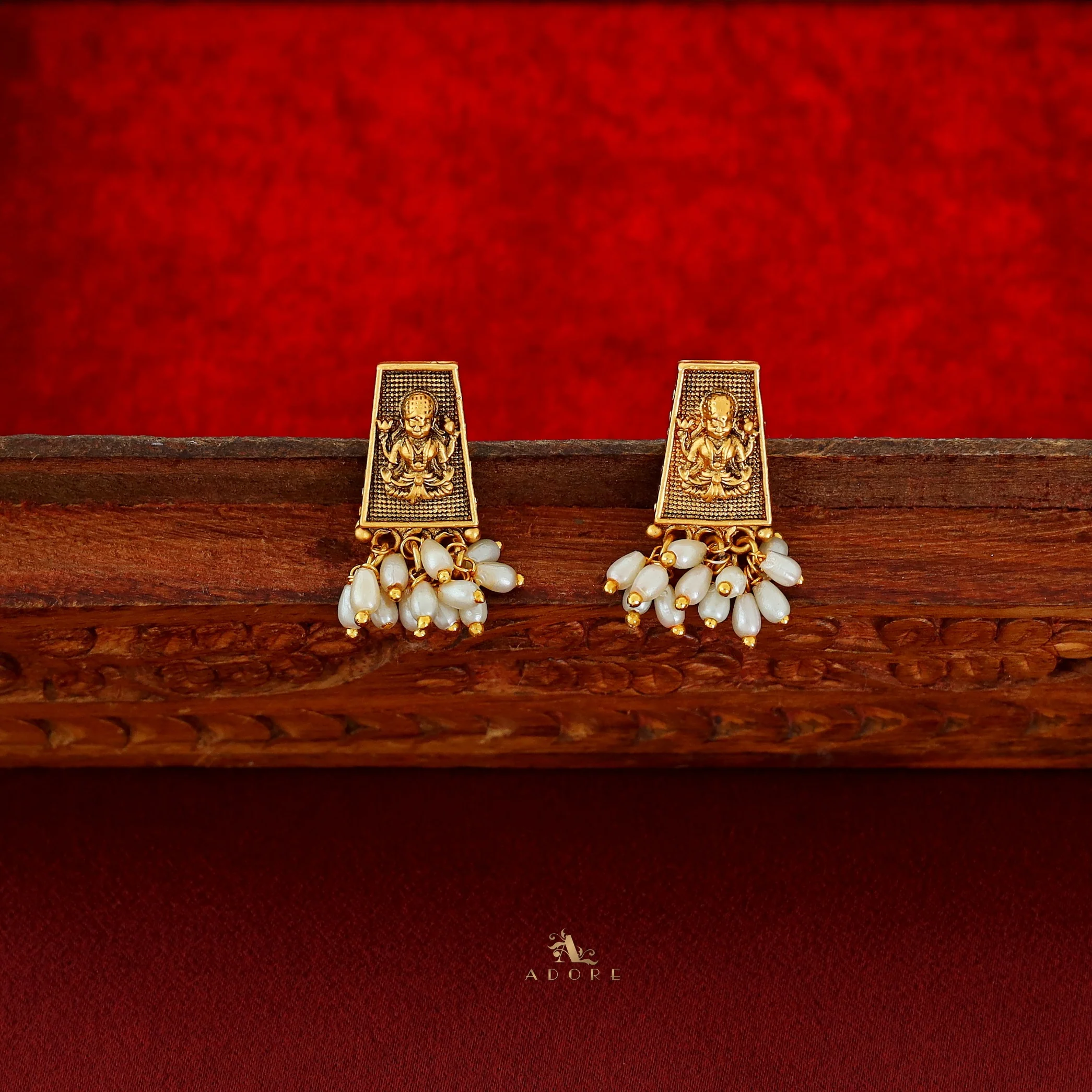 Dhyeya Lakshmi Rice Pearl Neckpiece With Earring - Image 4