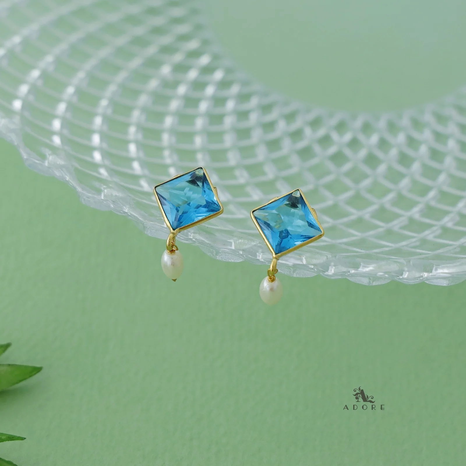 Gailesta Diamond Pearl Earring - Image 12