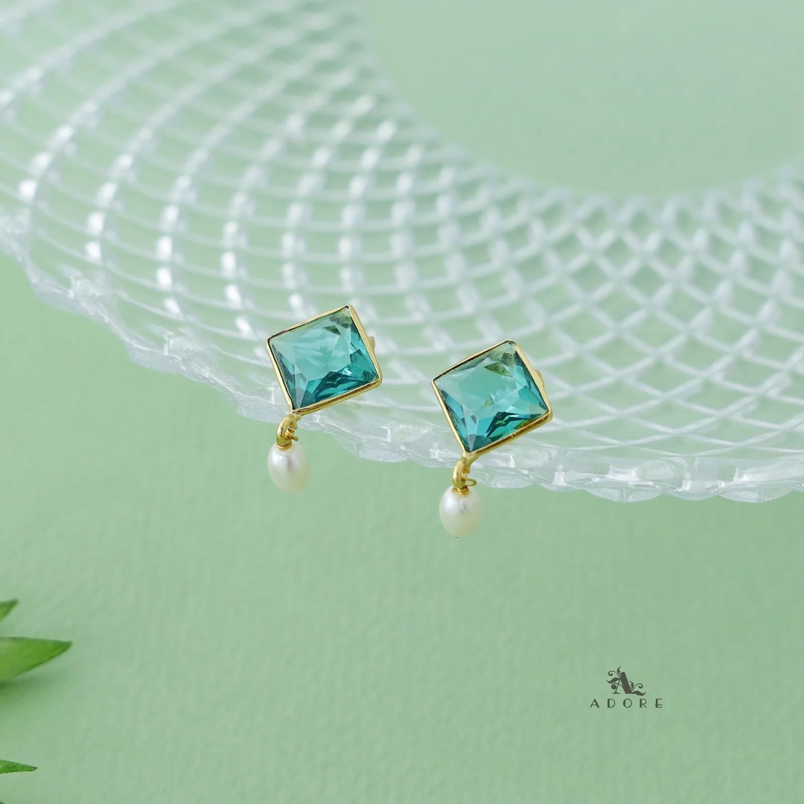Gailesta Diamond Pearl Earring - Image 14
