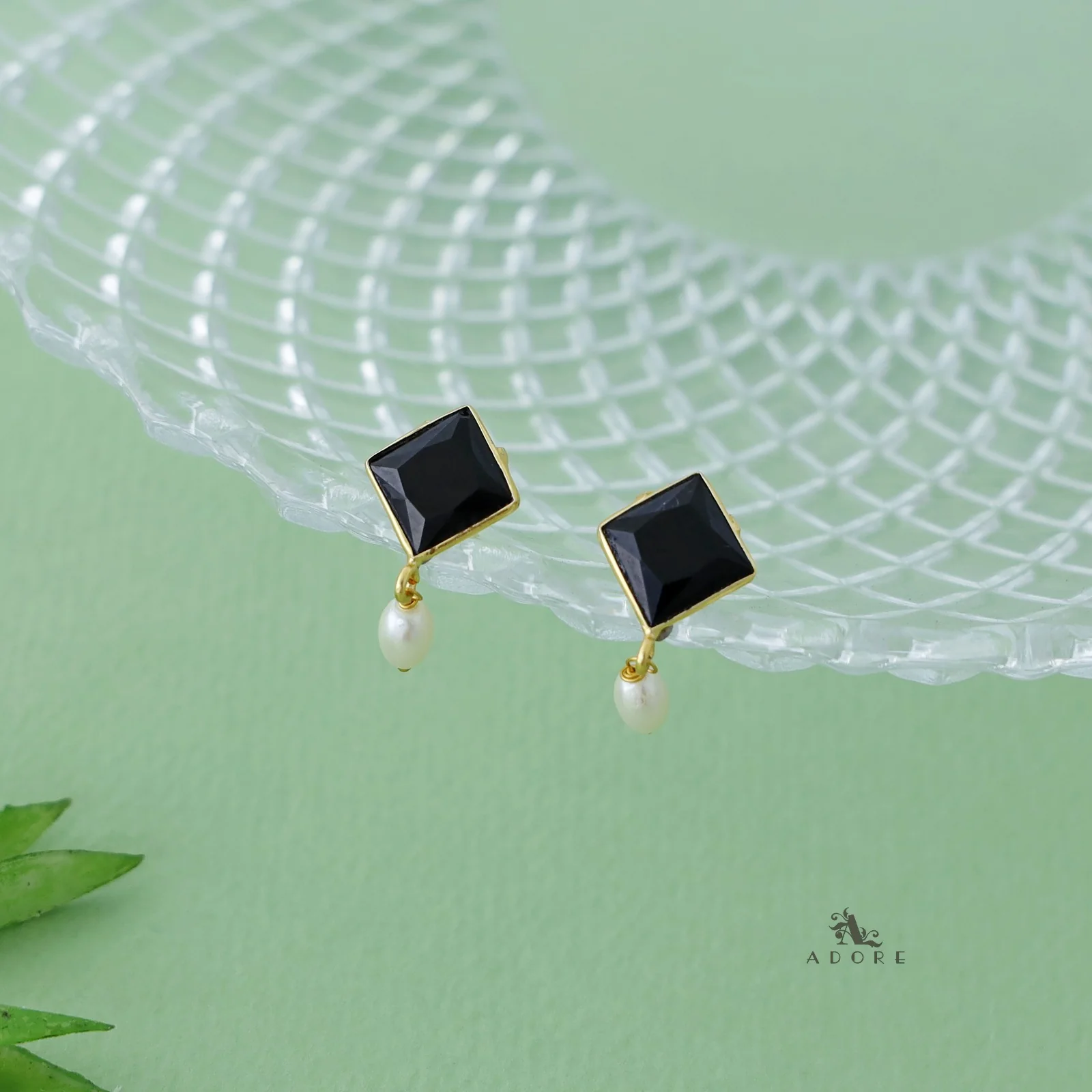 Gailesta Diamond Pearl Earring - Image 7
