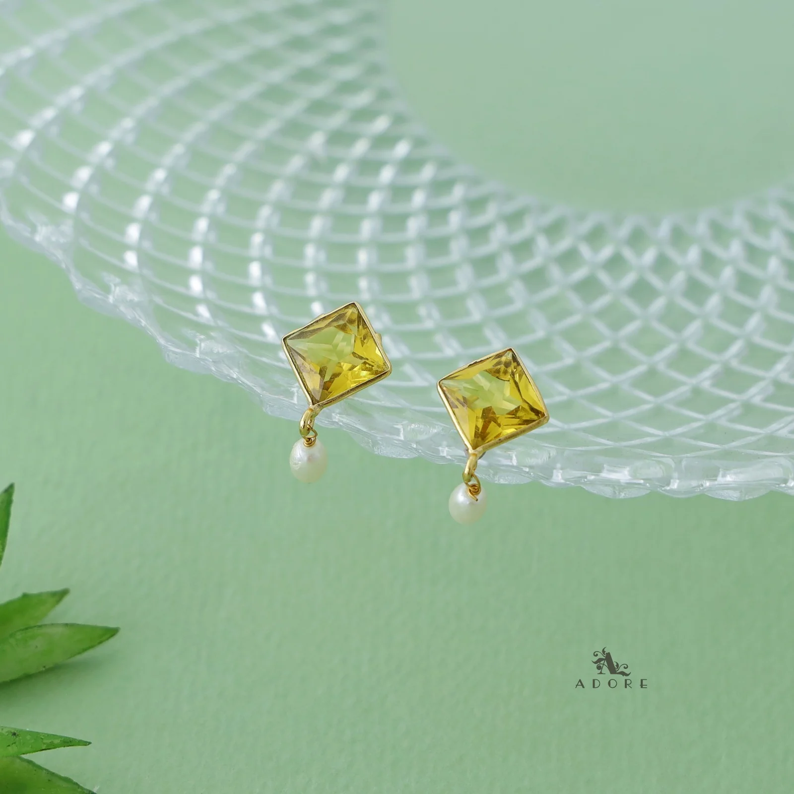 Gailesta Diamond Pearl Earring - Image 8