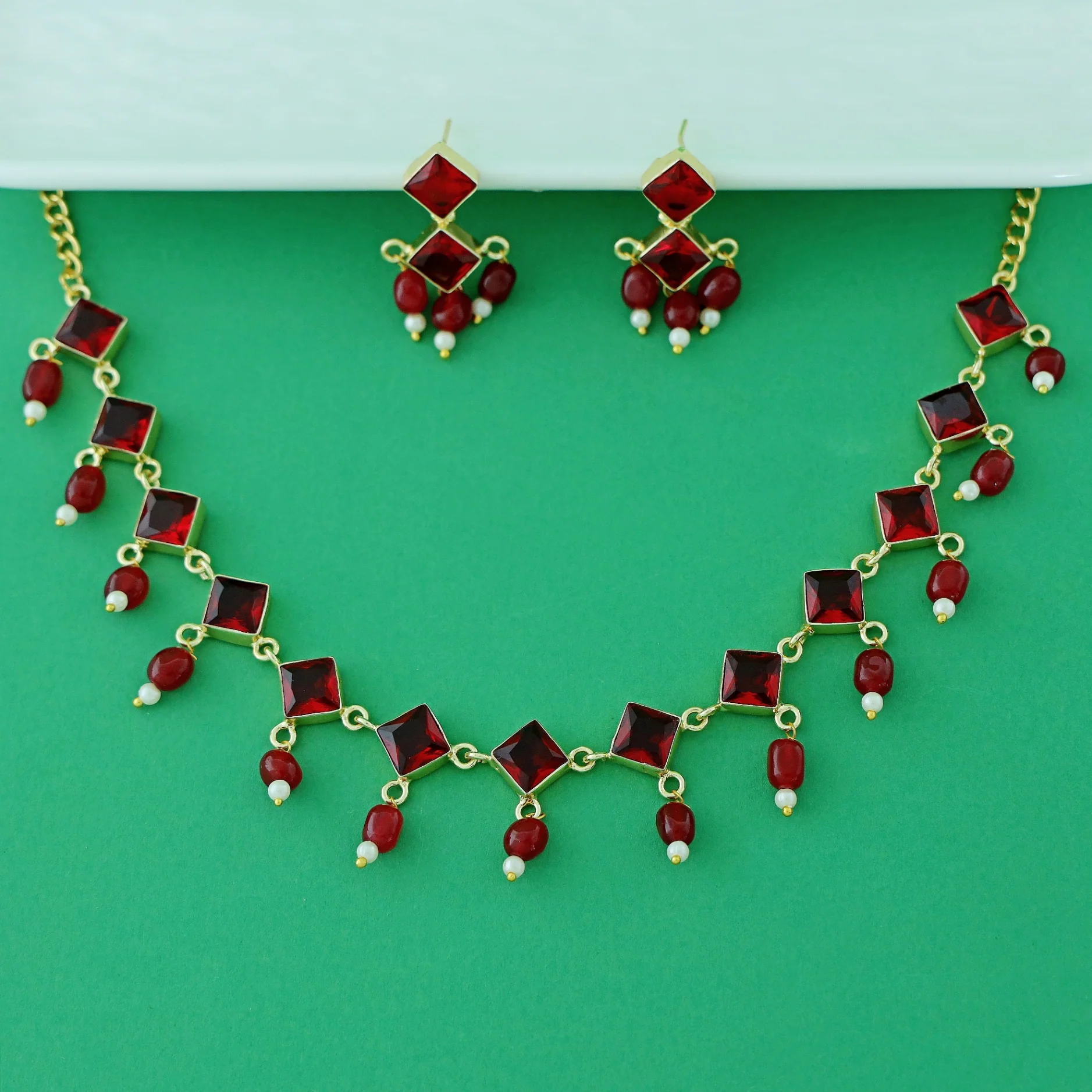 Diana Glossy Stone Diamond Pearl Neckpiece With Earring - Image 2