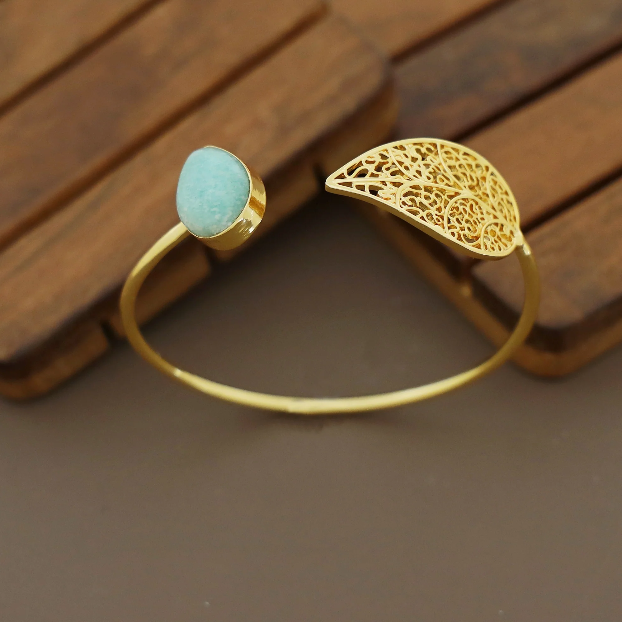 Diara Golden Leafy Natural Drop Stone Bracelet - Image 2