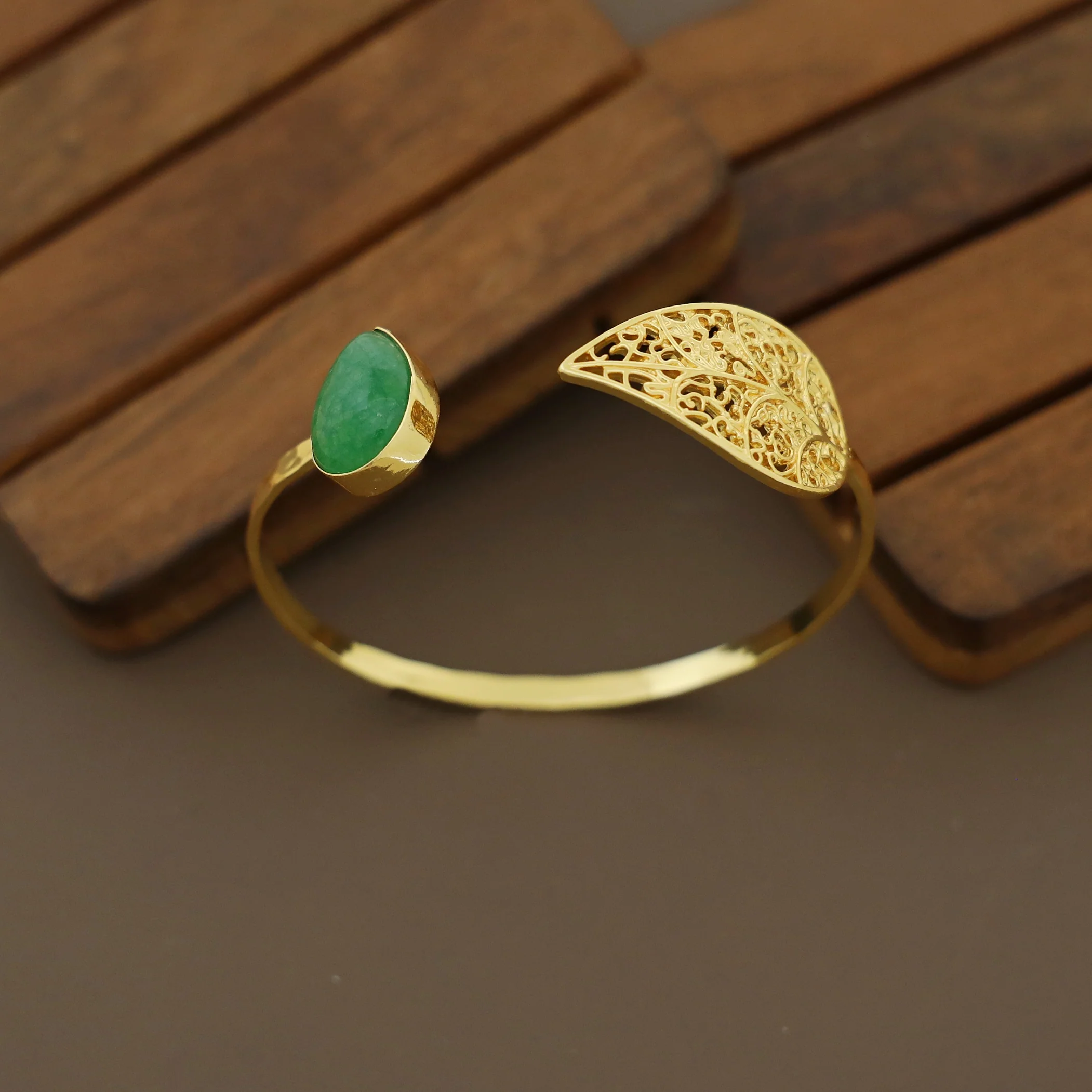 Diara Golden Leafy Natural Drop Stone Bracelet - Image 3