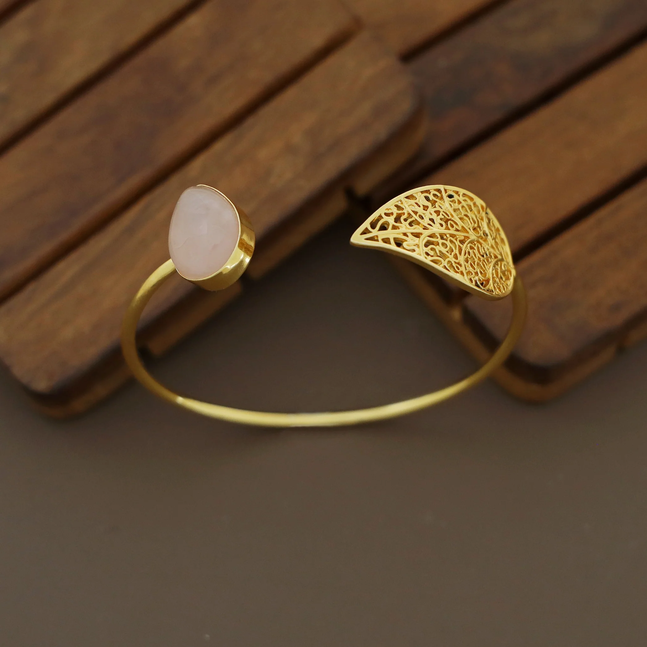 Diara Golden Leafy Natural Drop Stone Bracelet - Image 4
