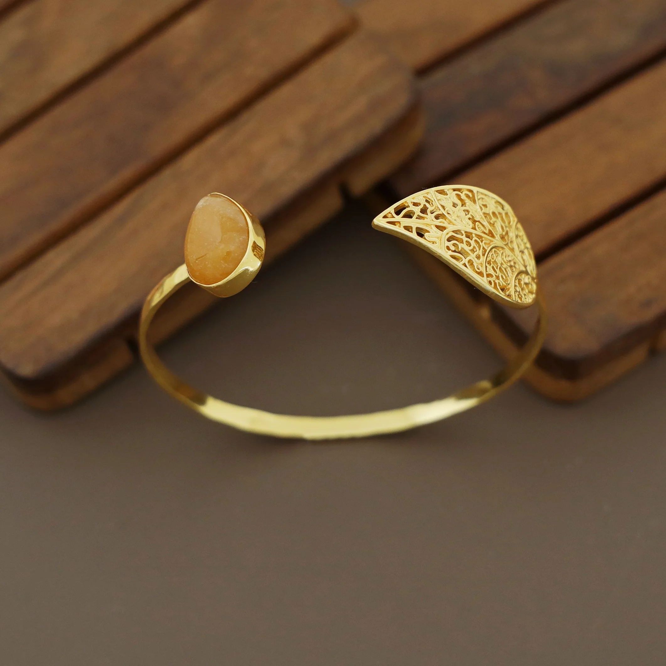 Diara Golden Leafy Natural Drop Stone Bracelet - Image 7