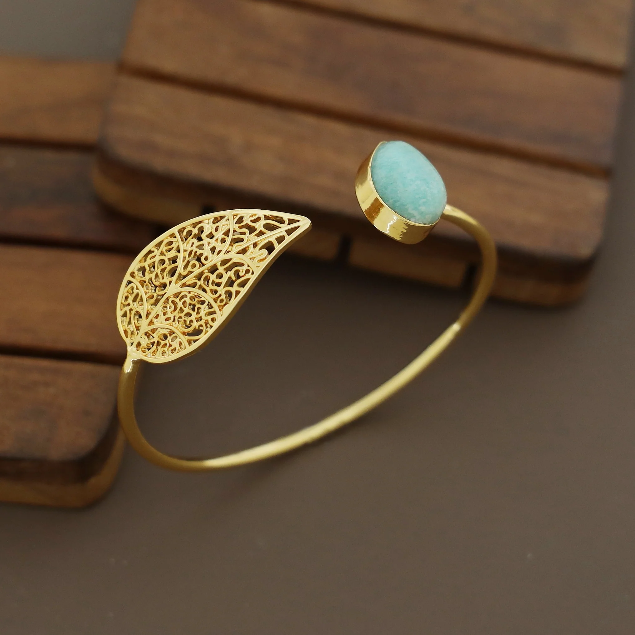 Diara Golden Leafy Natural Drop Stone Bracelet - Image 9