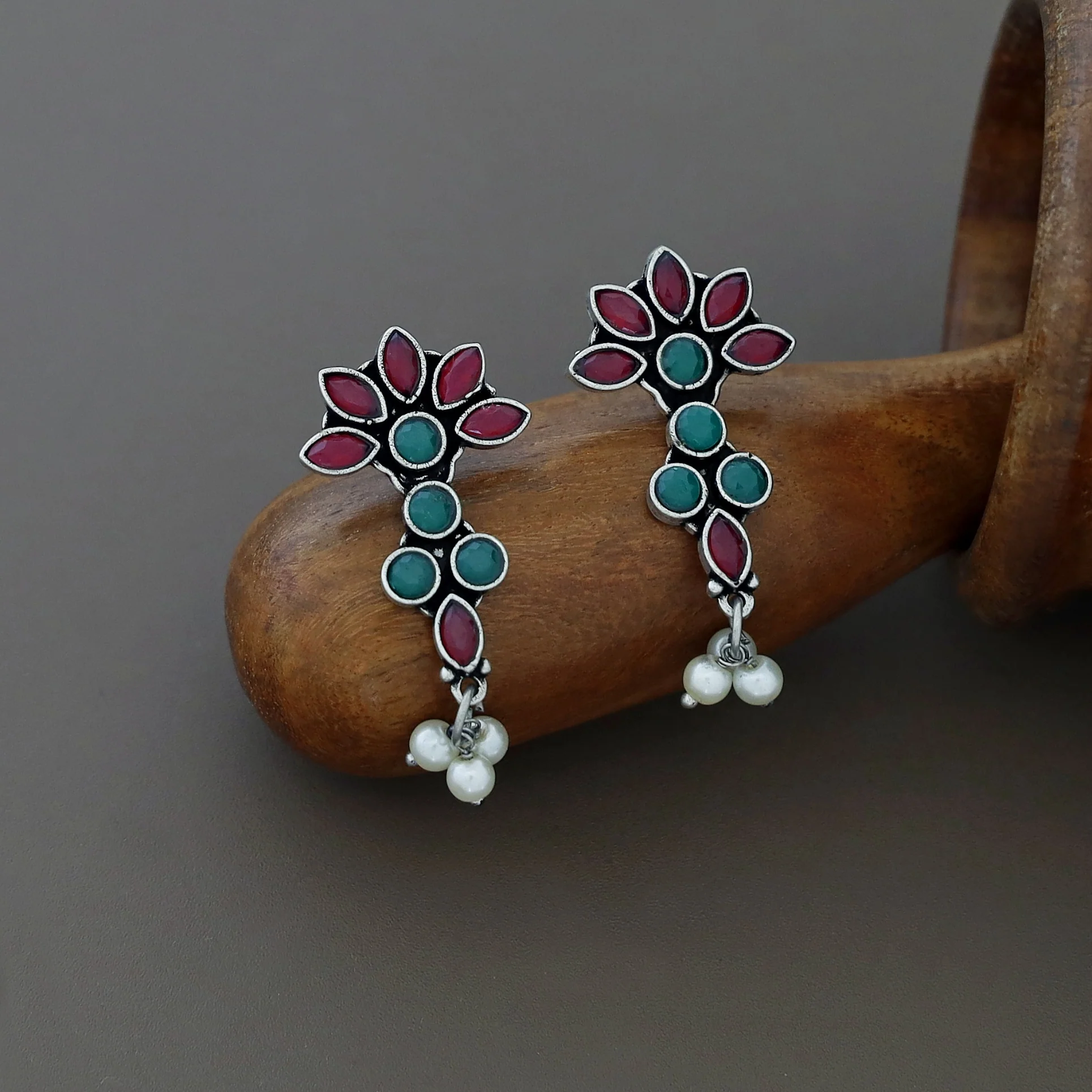 Digsha Pearl Earring - Image 11