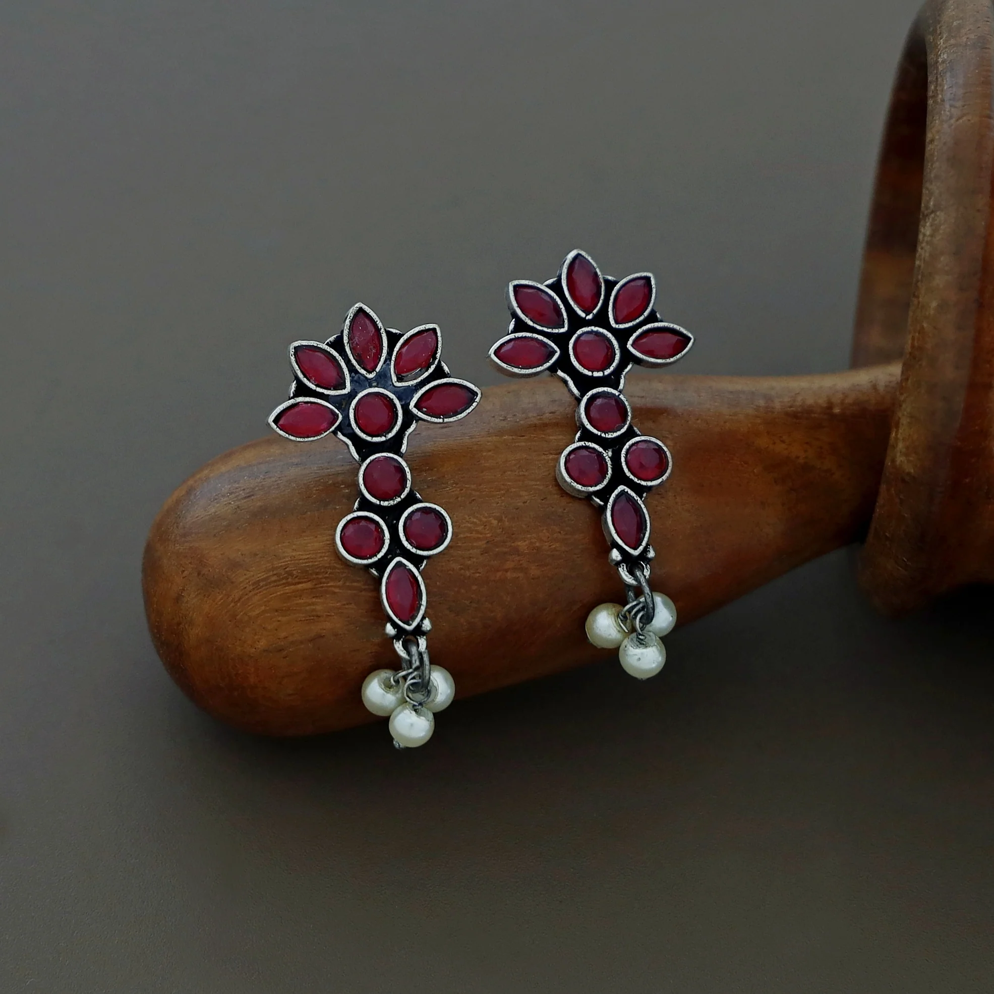Digsha Pearl Earring - Image 4