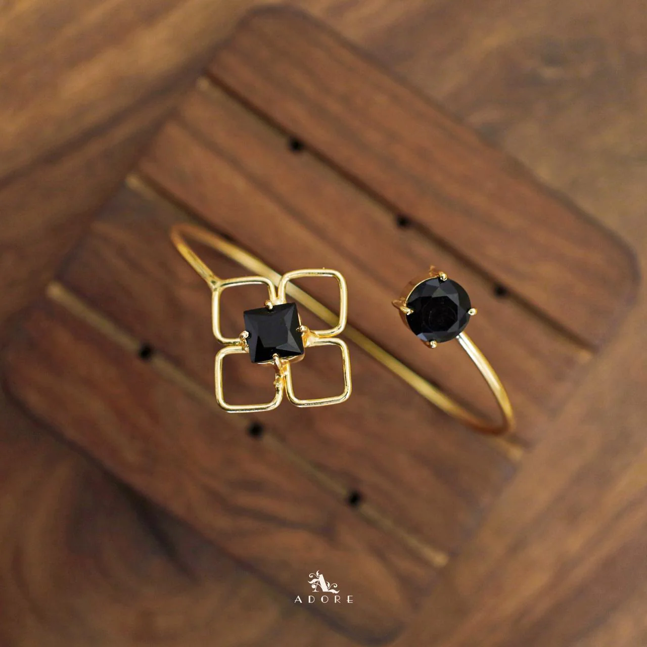 Dione Glossy Square Round Claw Bangle - Image 16