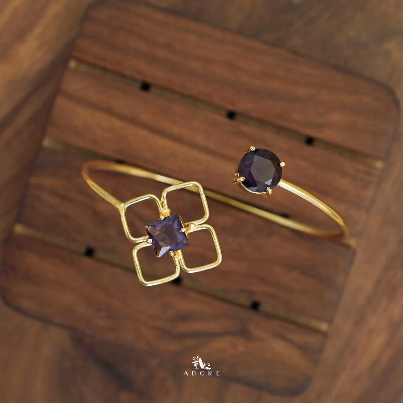 Dione Glossy Square Round Claw Bangle - Image 3