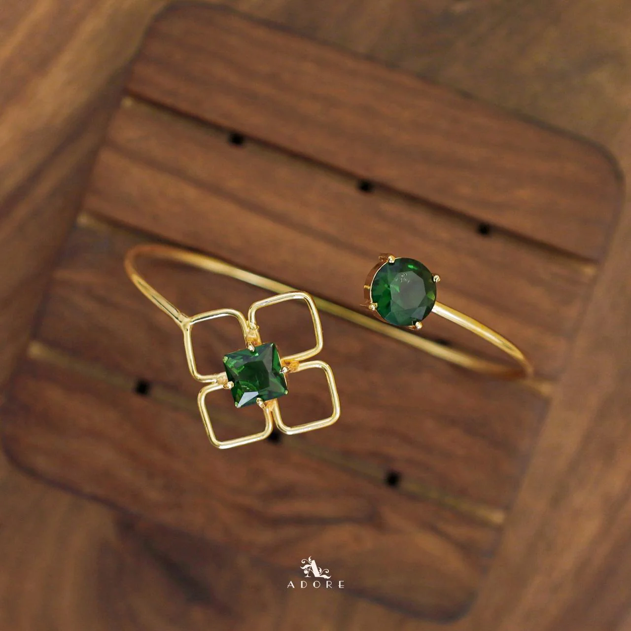 Dione Glossy Square Round Claw Bangle - Image 9