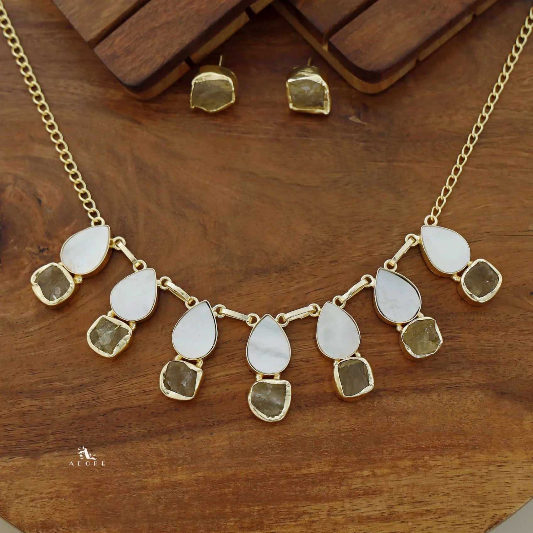 Hania Drop MOP + Raw Stone Neckpiece With Stud - Image 11